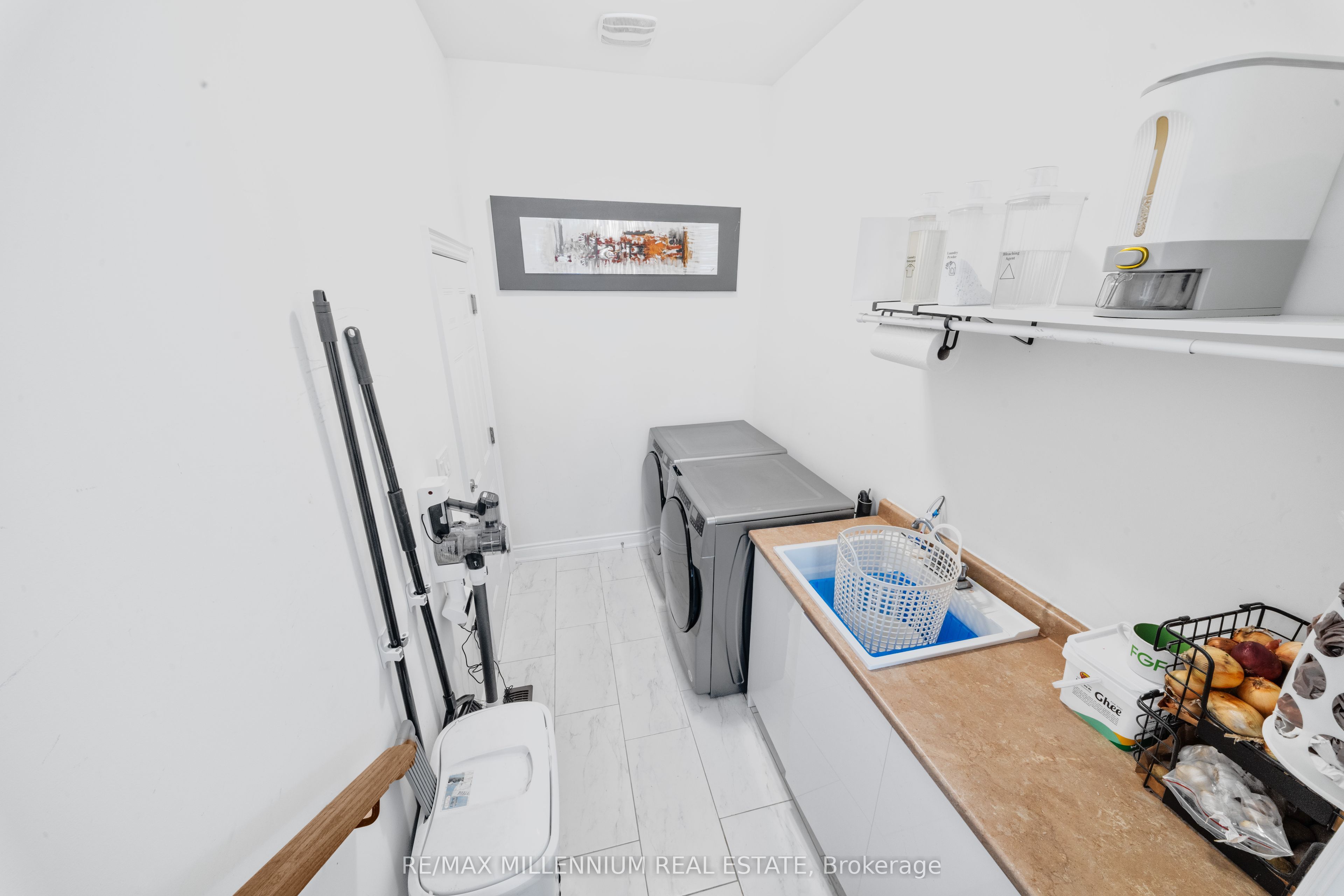 20 Calabria Drive Property Photo 29