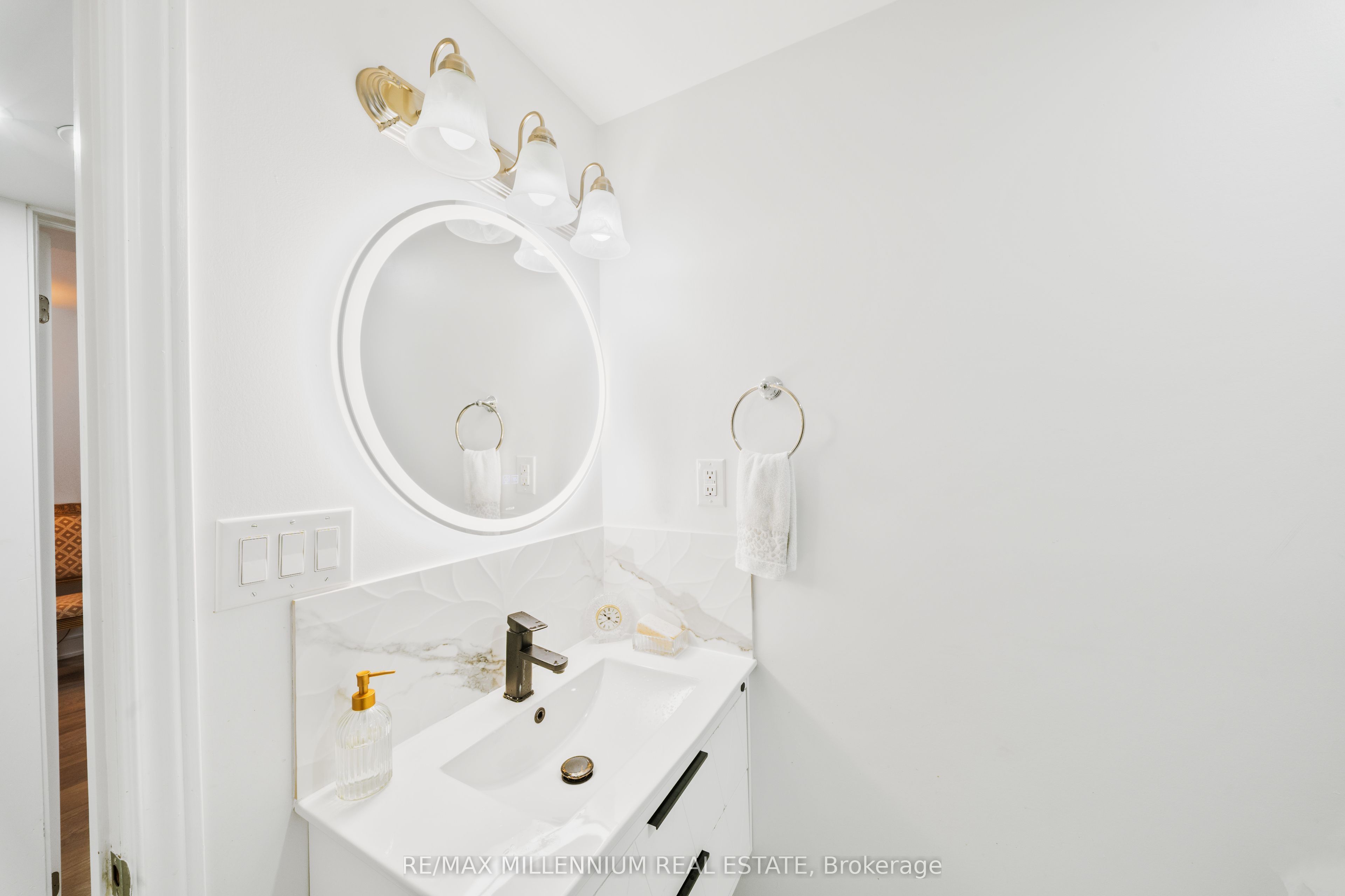 20 Calabria Drive Property Photo 37