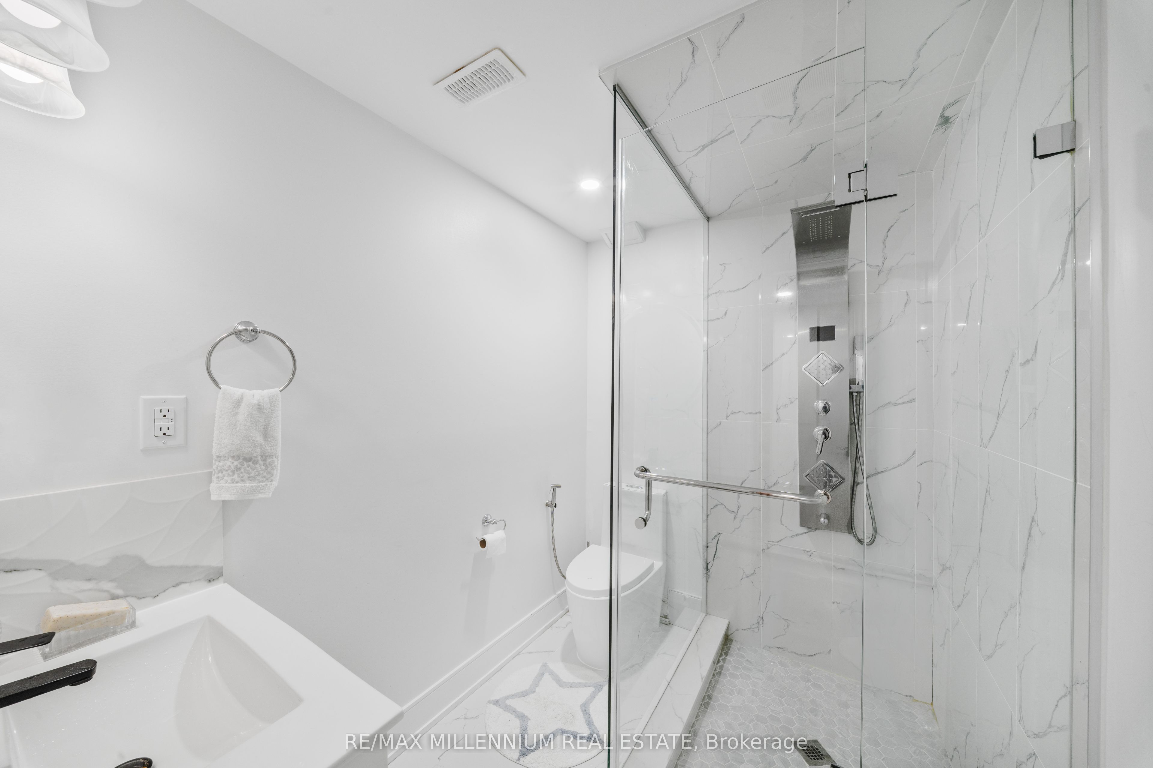 20 Calabria Drive Property Photo 38
