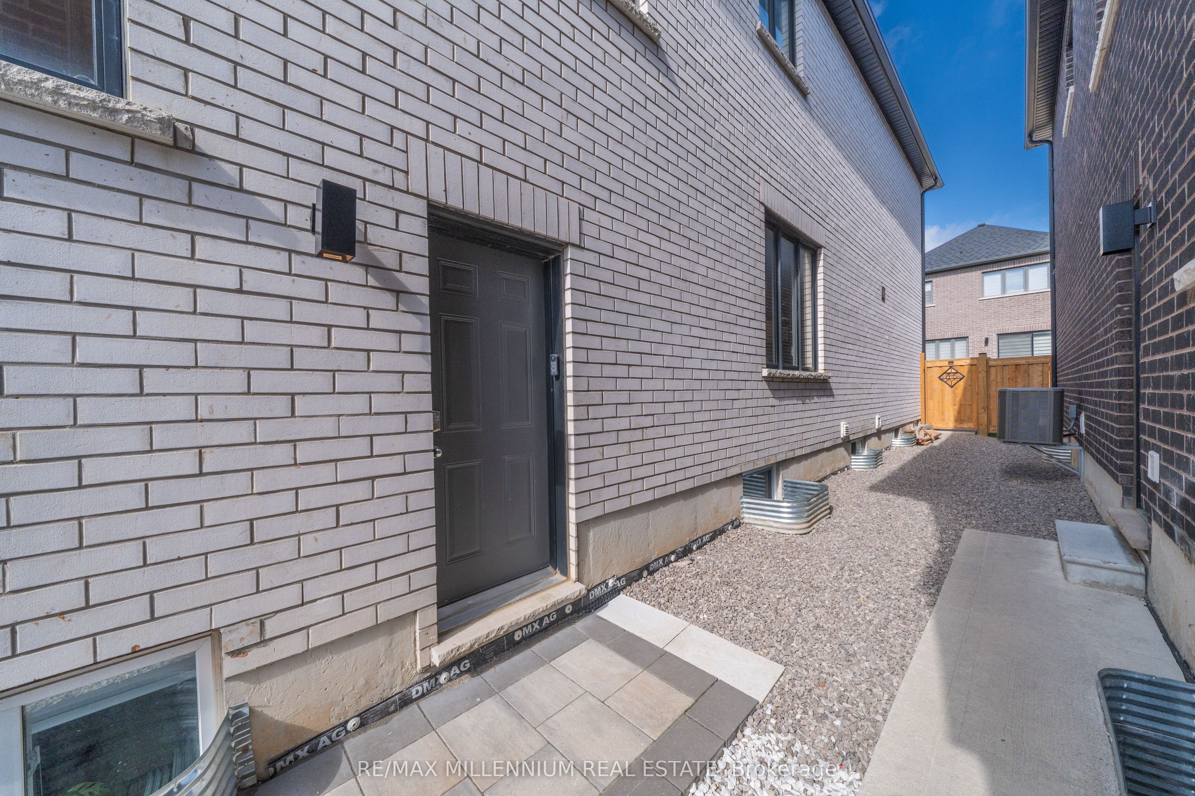 20 Calabria Drive Property Photo 40