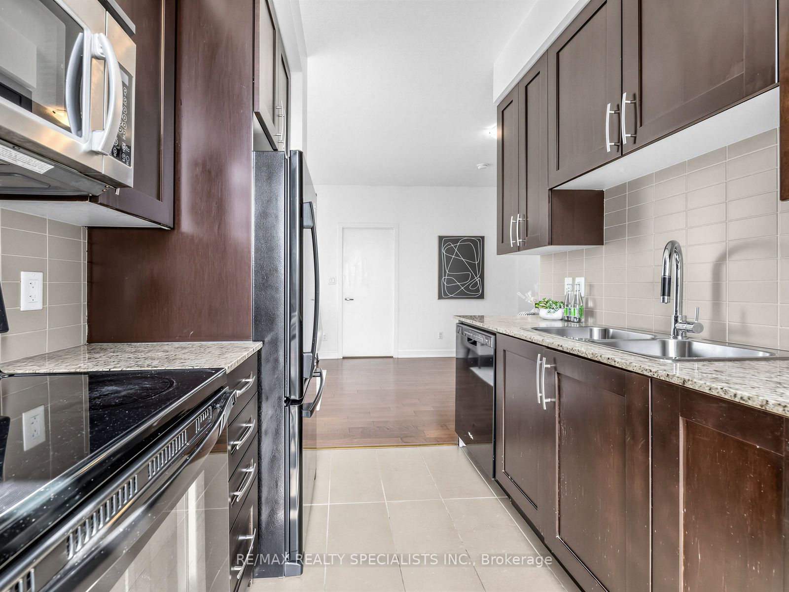 4070 Confederation Parkway 1507 Property Photo 8