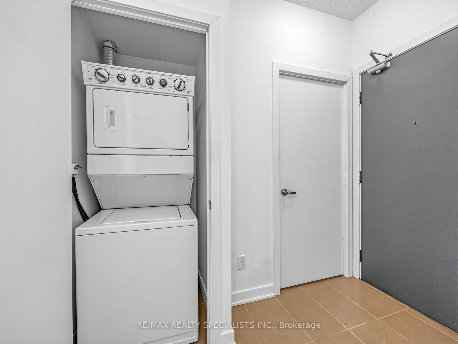 4070 Confederation Parkway 1507 Property Photo 16