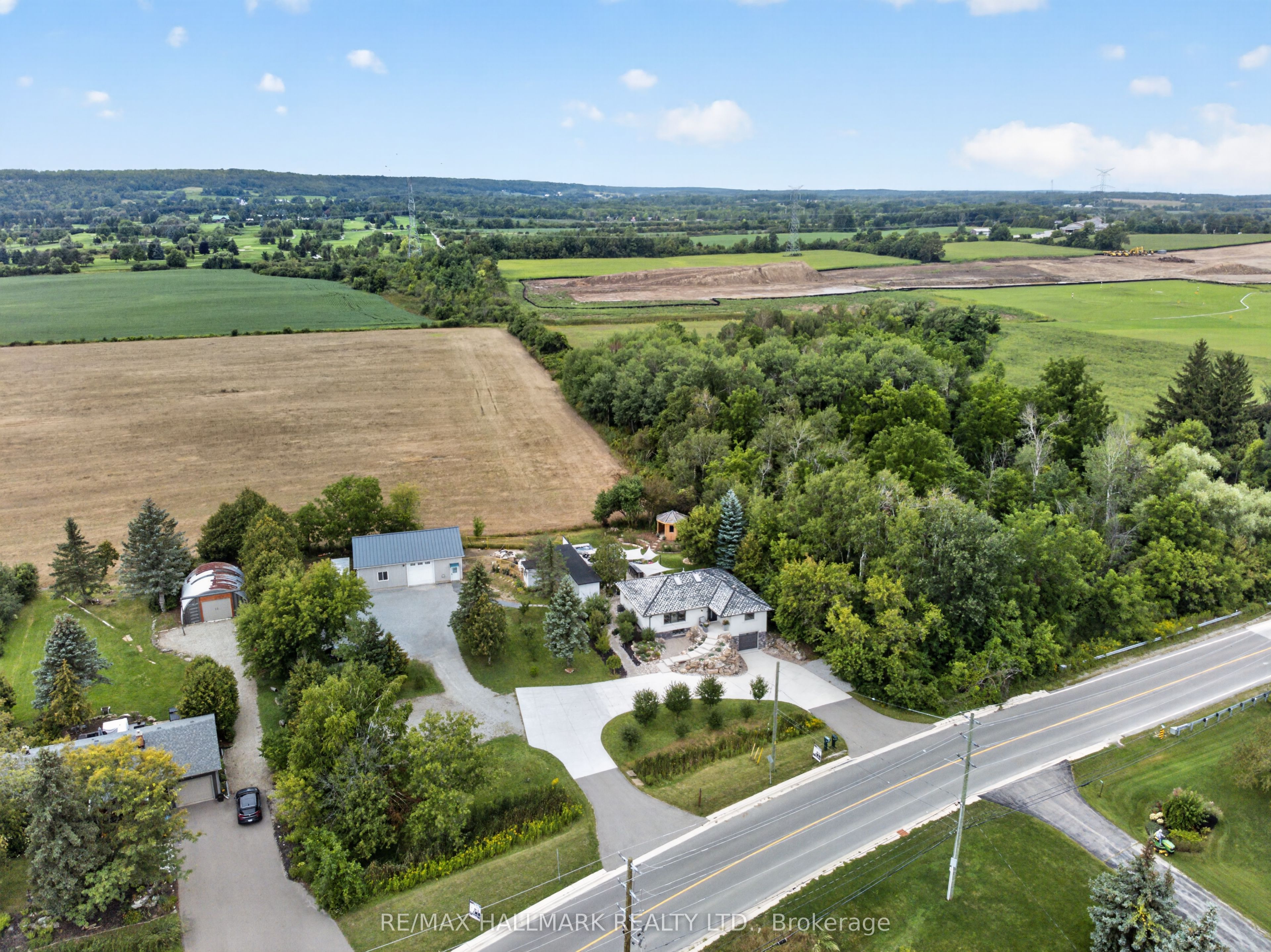 7499 5 Side Road Property Photo 2