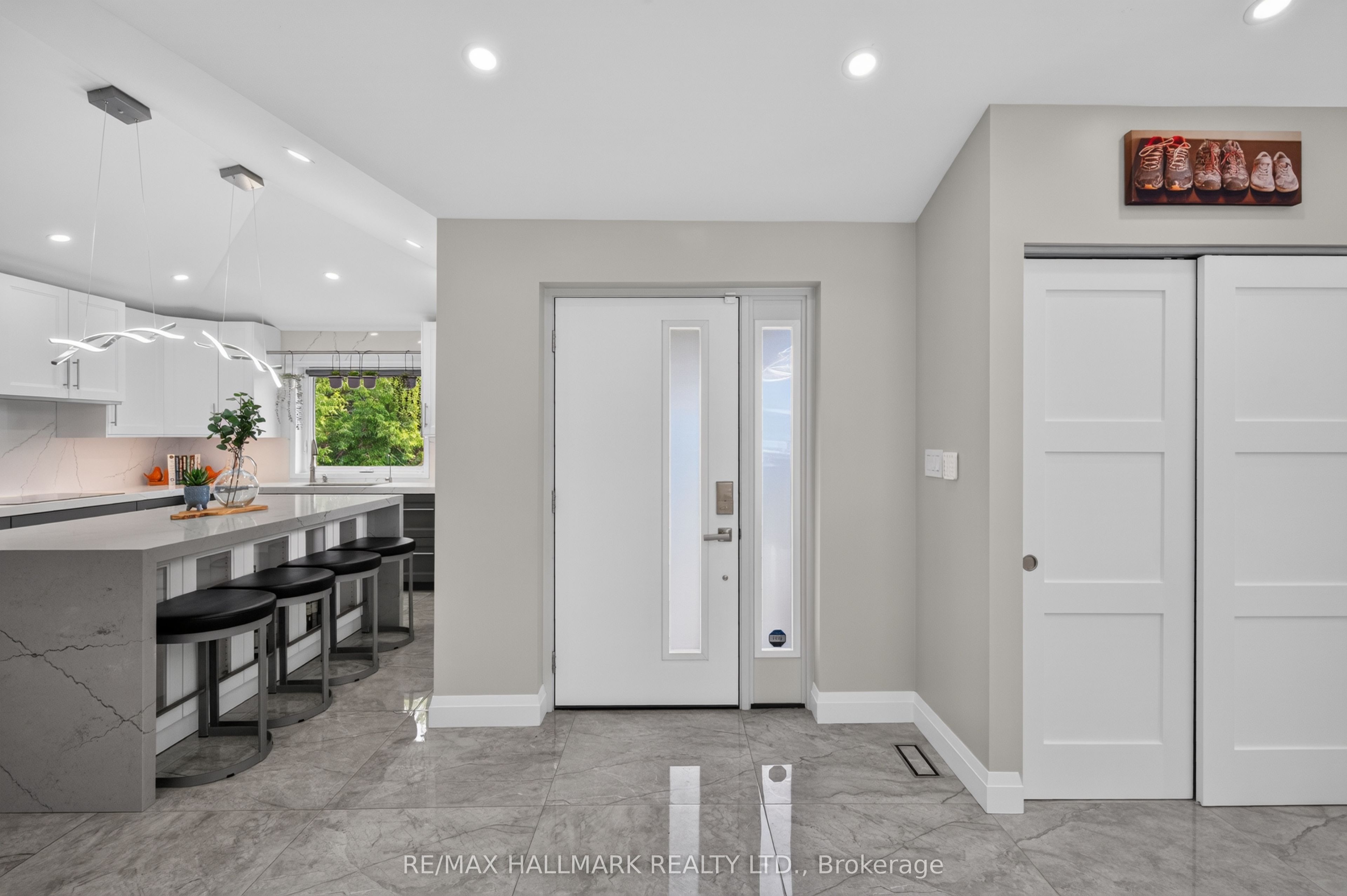 7499 5 Side Road Property Photo 4