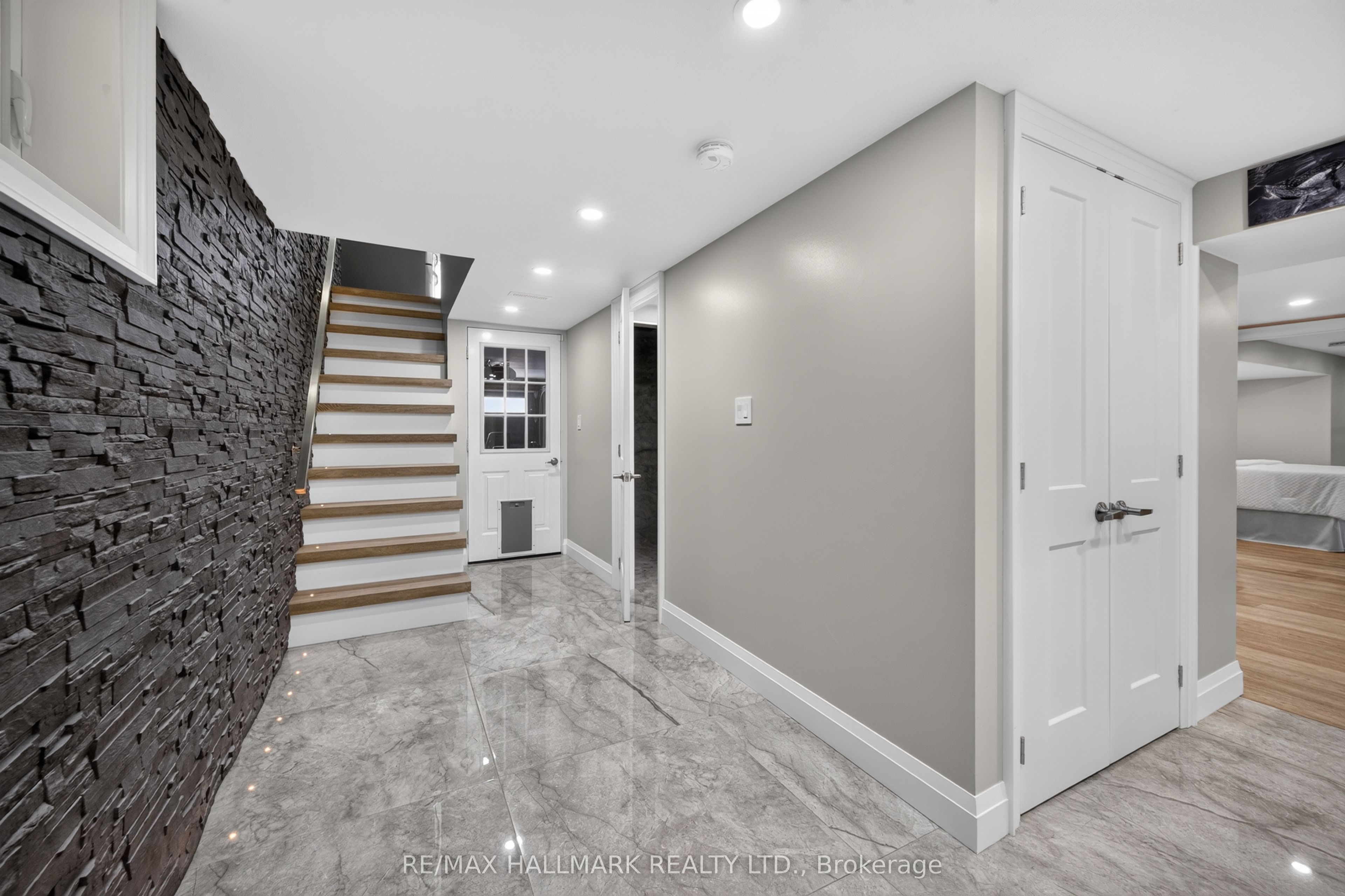 7499 5 Side Road Property Photo 25