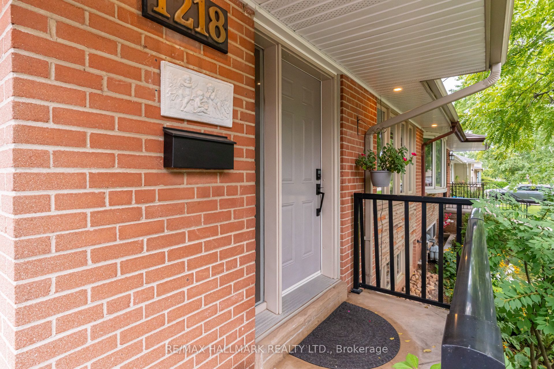 1218 Grange Road Property Photo 4