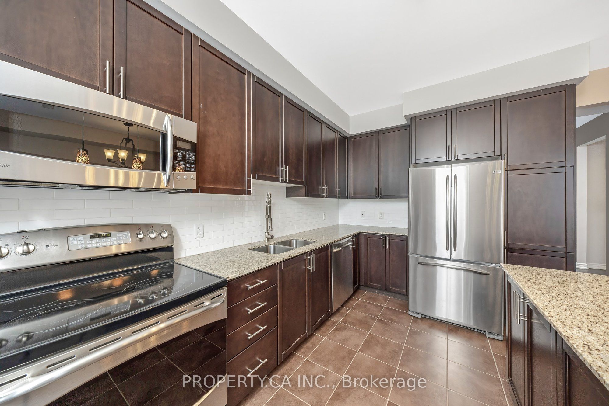 165 Hampshire Way 16 Property Photo 16
