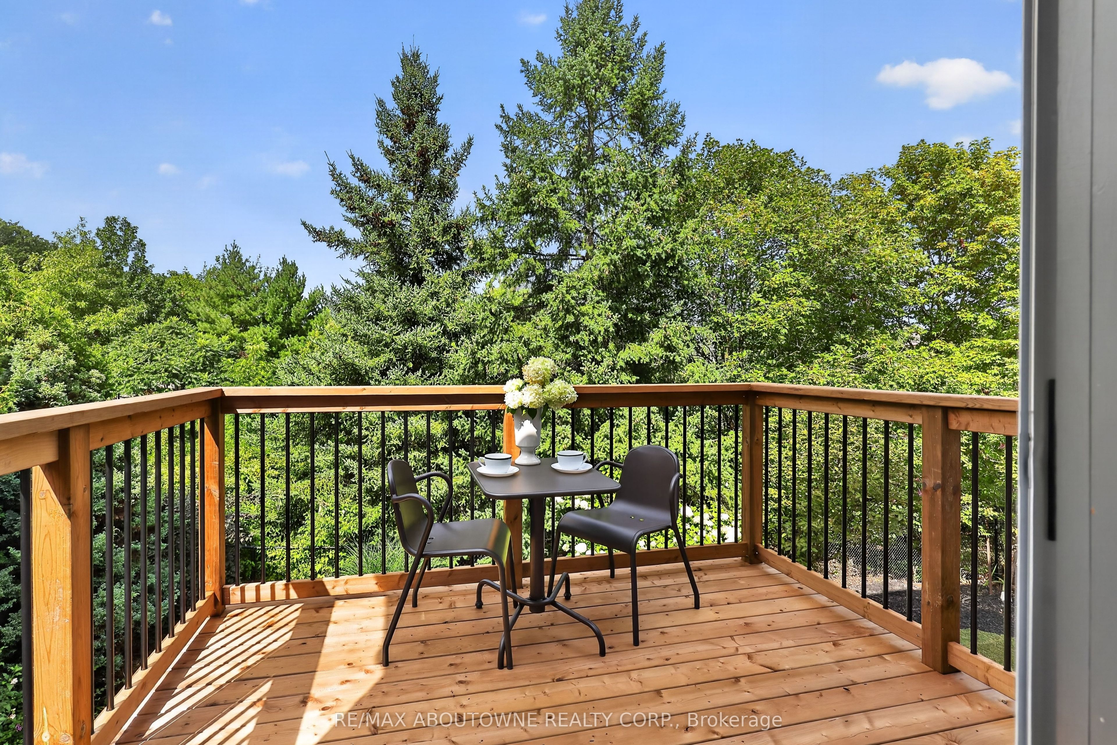 2269 Whitworth Drive Property Photo 15