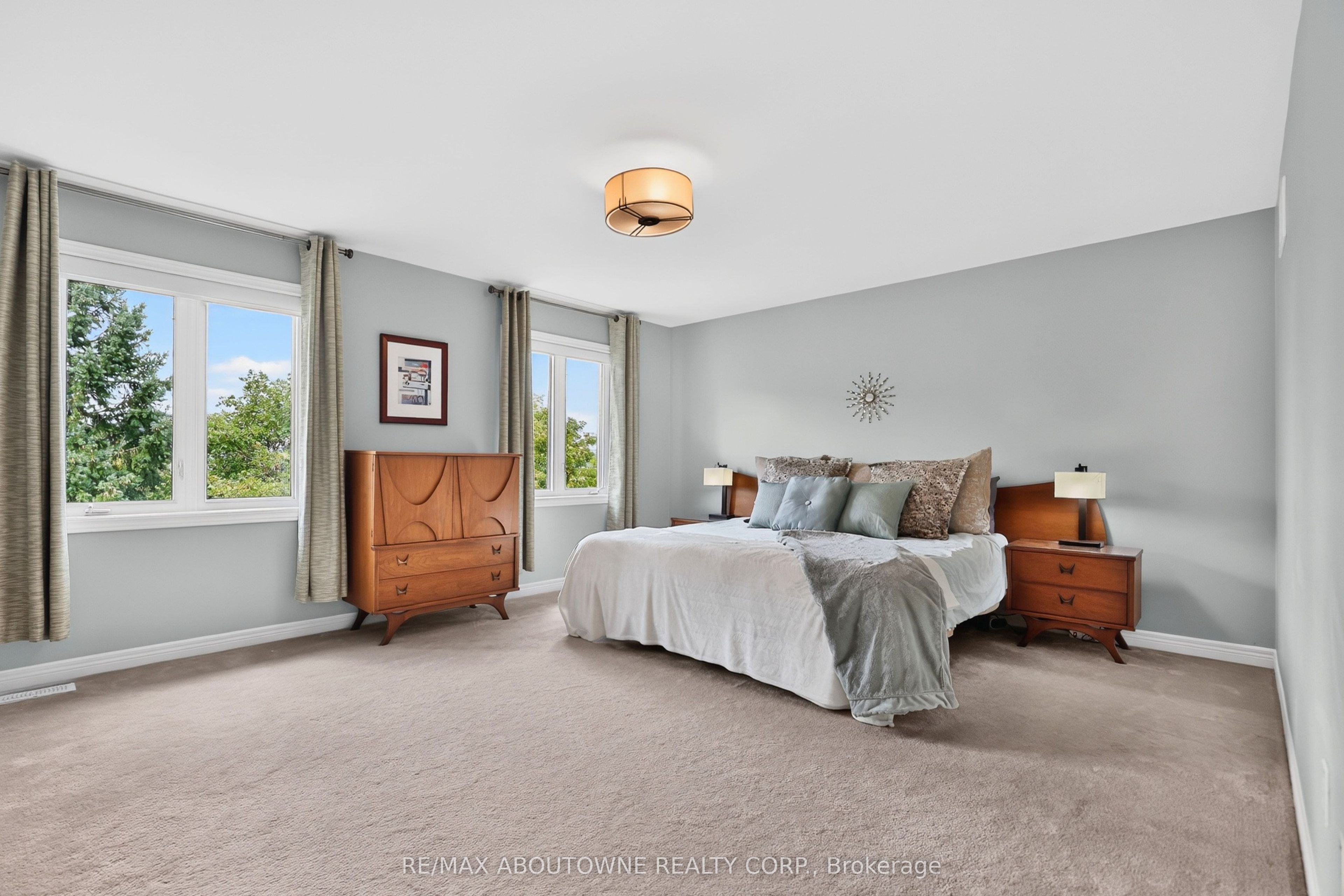 2269 Whitworth Drive Property Photo 25