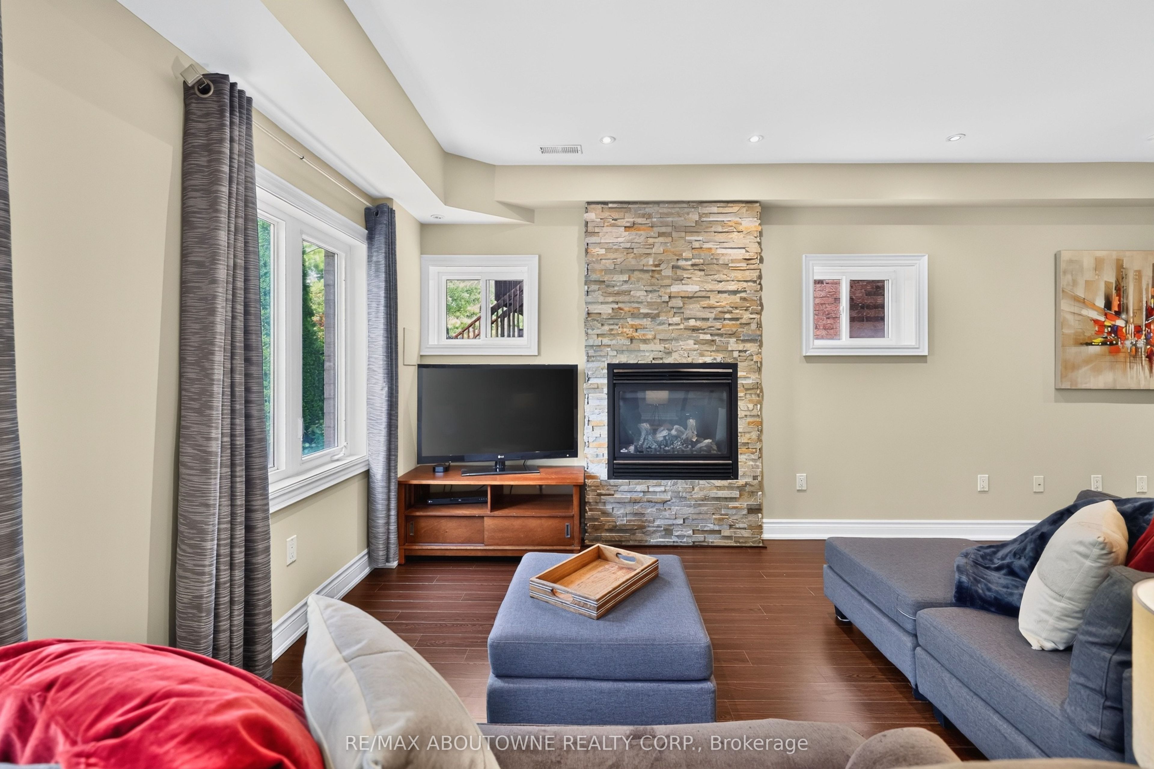 2269 Whitworth Drive Property Photo 33