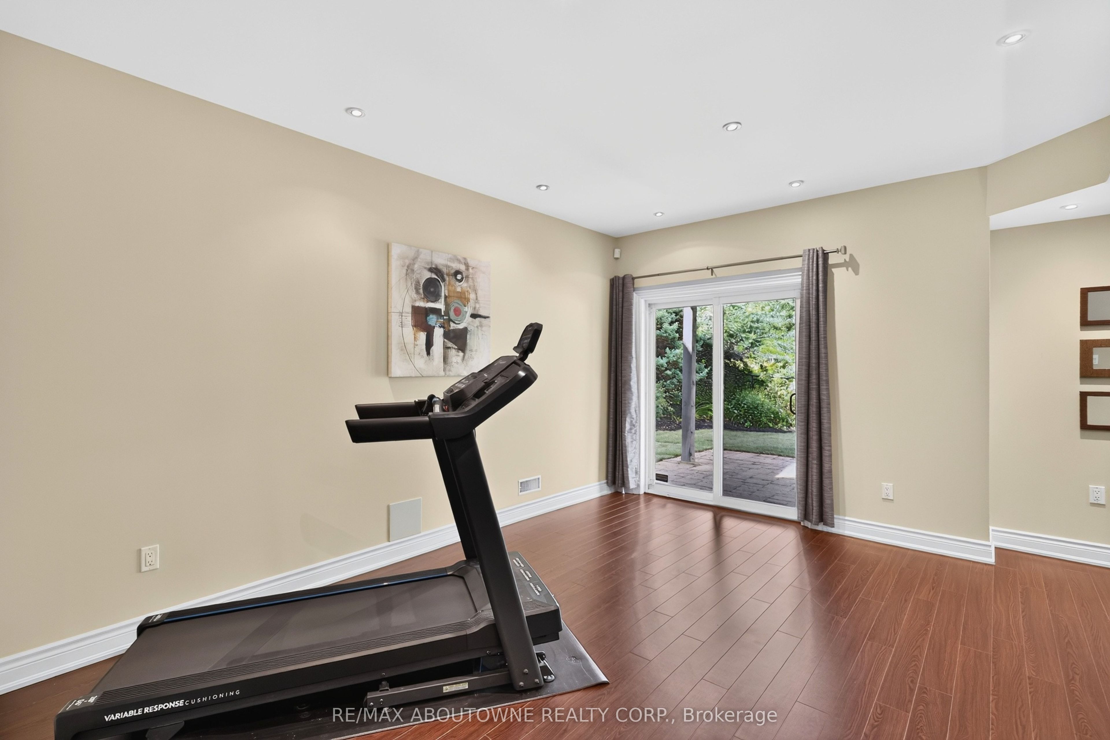 2269 Whitworth Drive Property Photo 36