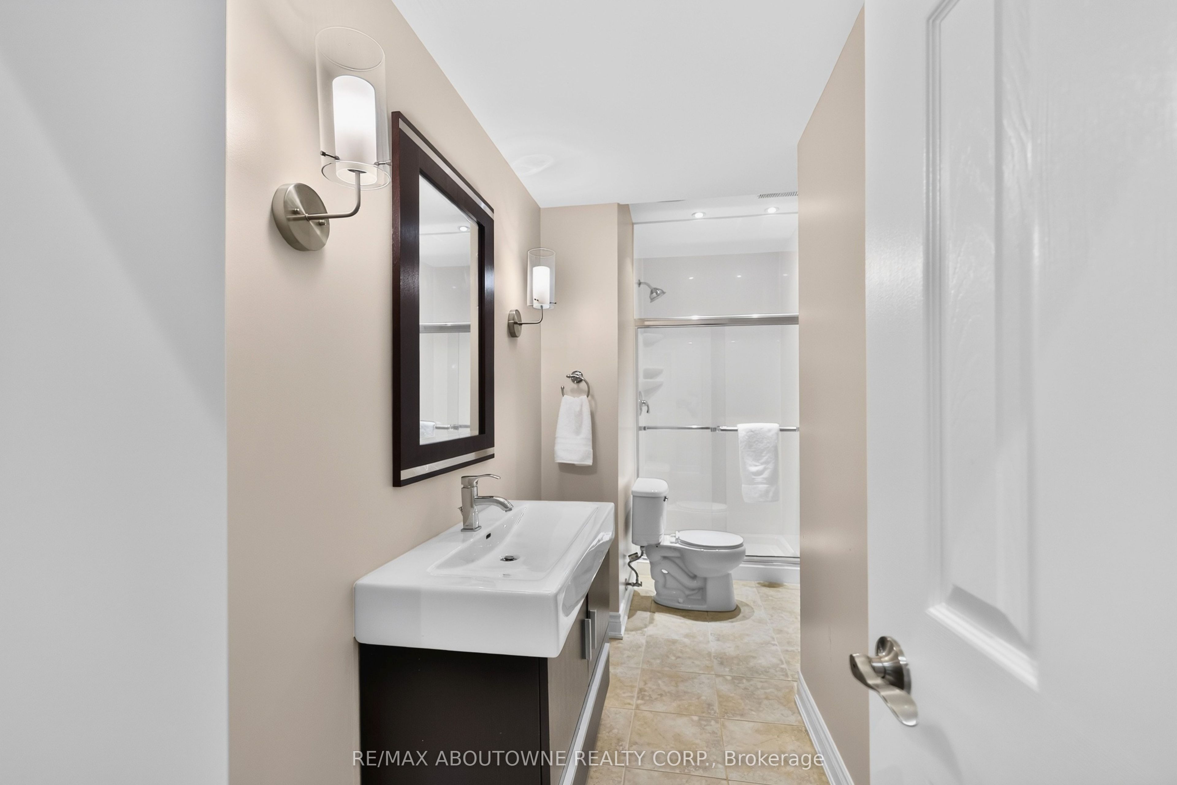 2269 Whitworth Drive Property Photo 37