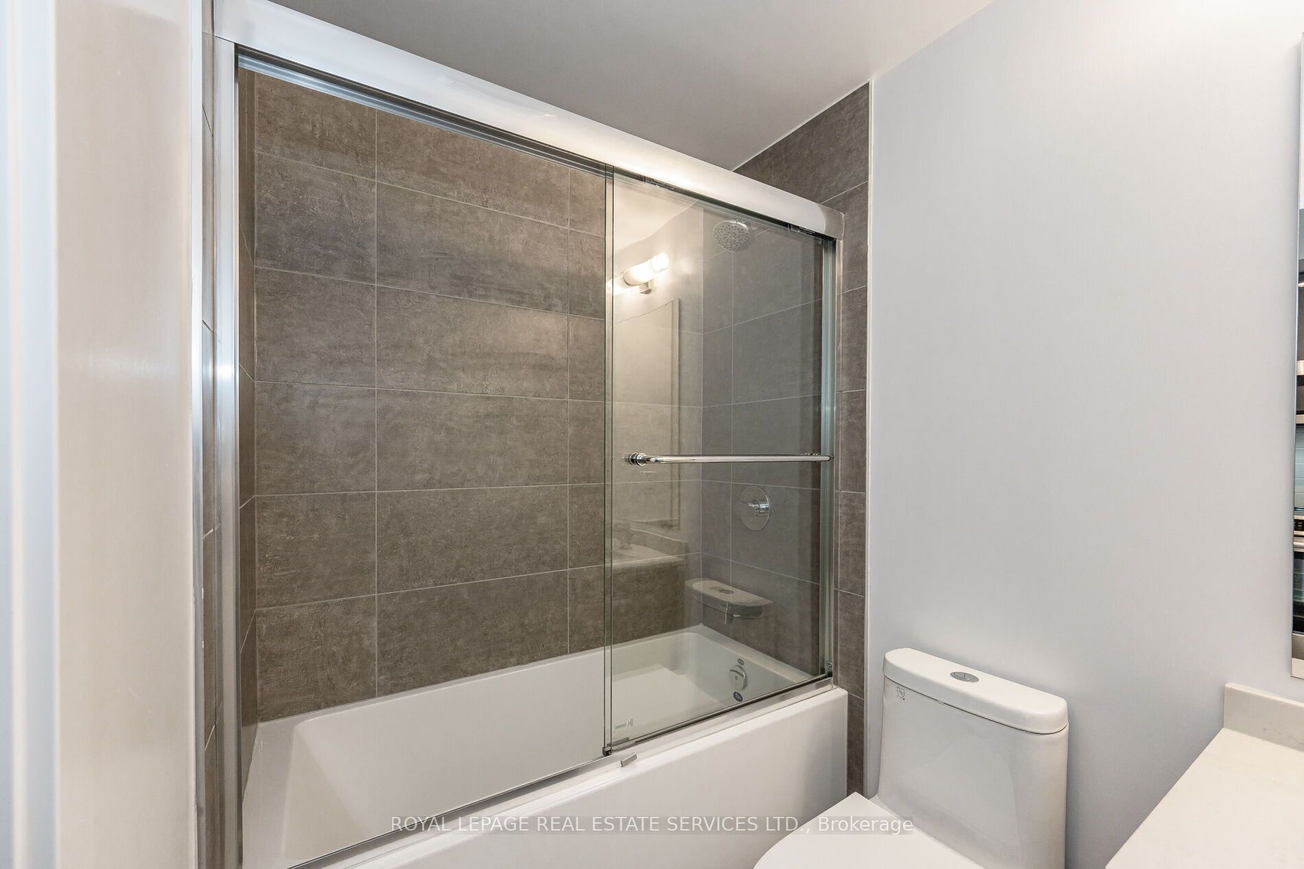 2450 Old Bronte Road 334 Property Photo 15