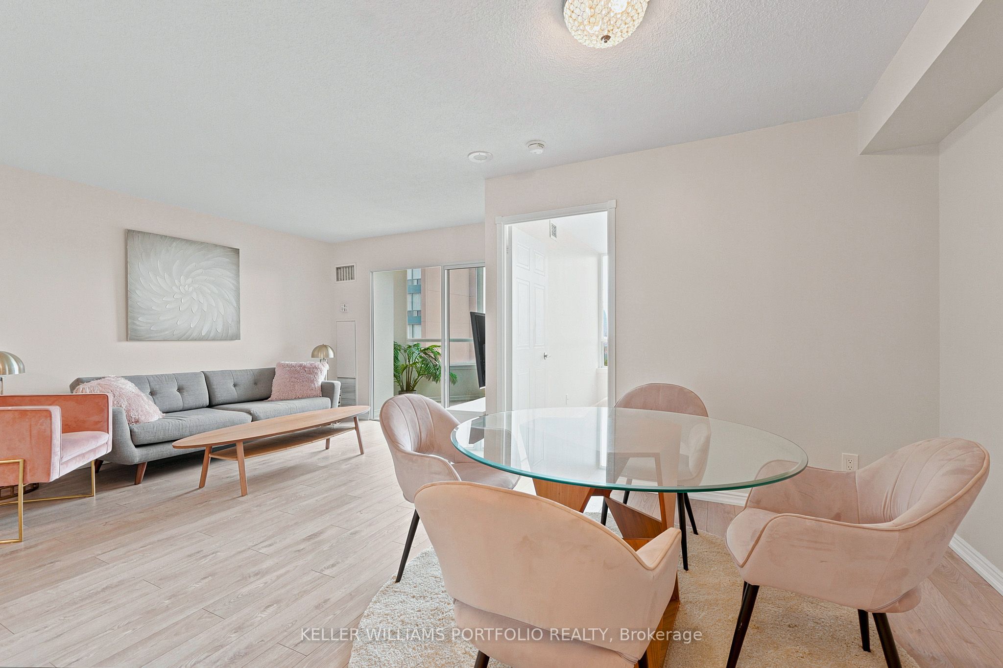 135 Hillcrest Avenue 605 Property Photo 7
