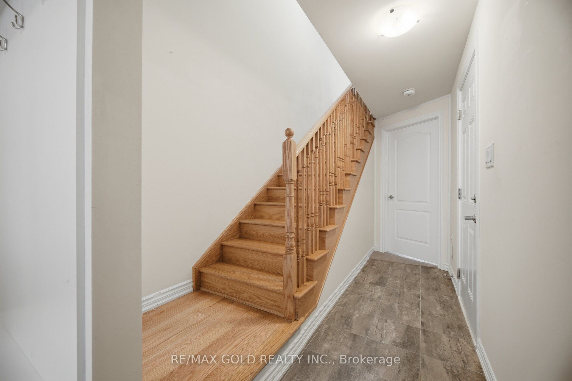 9 Arcola Street Property Photo 8