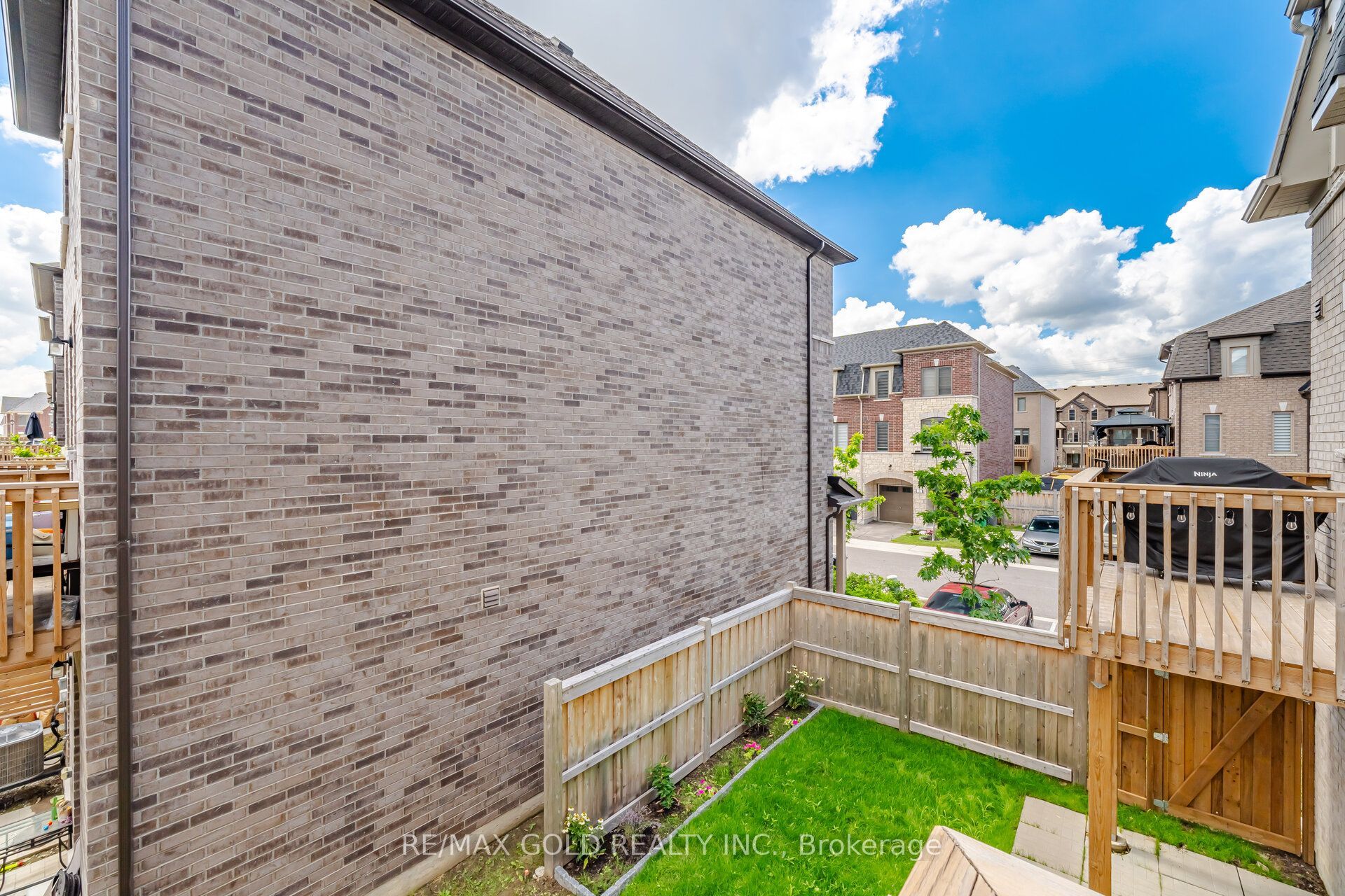 9 Arcola Street Property Photo 12