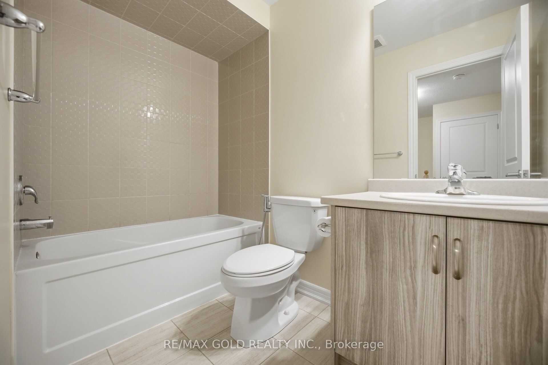 9 Arcola Street Property Photo 31