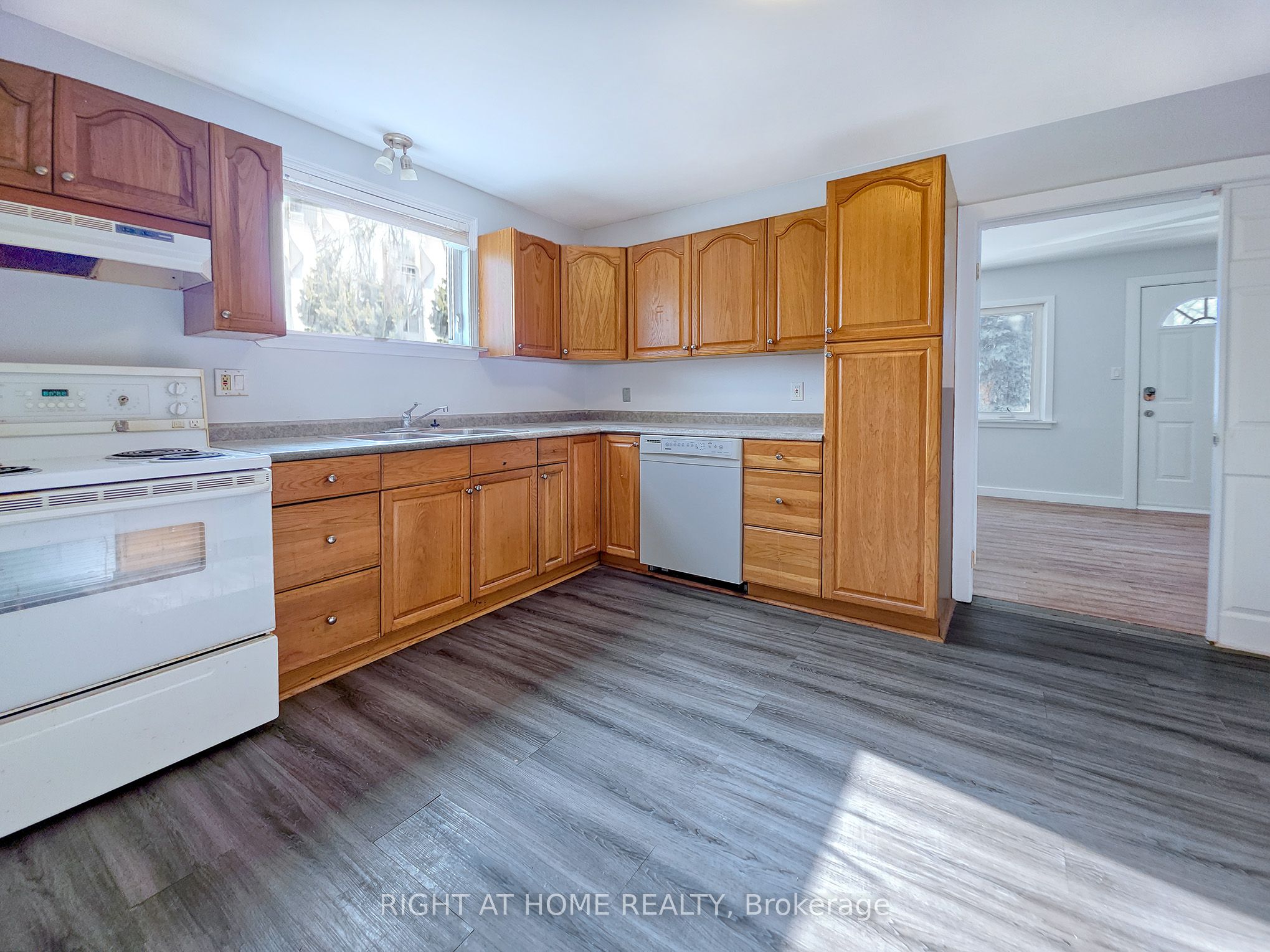9 Rogers Road Property Photo 4