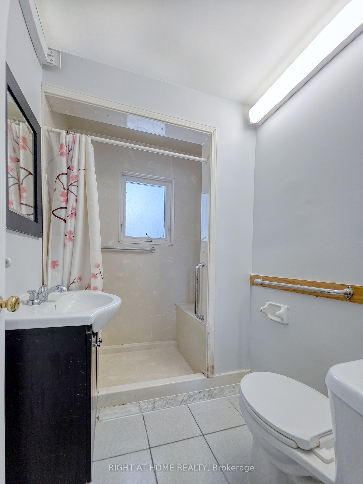 9 Rogers Road Property Photo 11