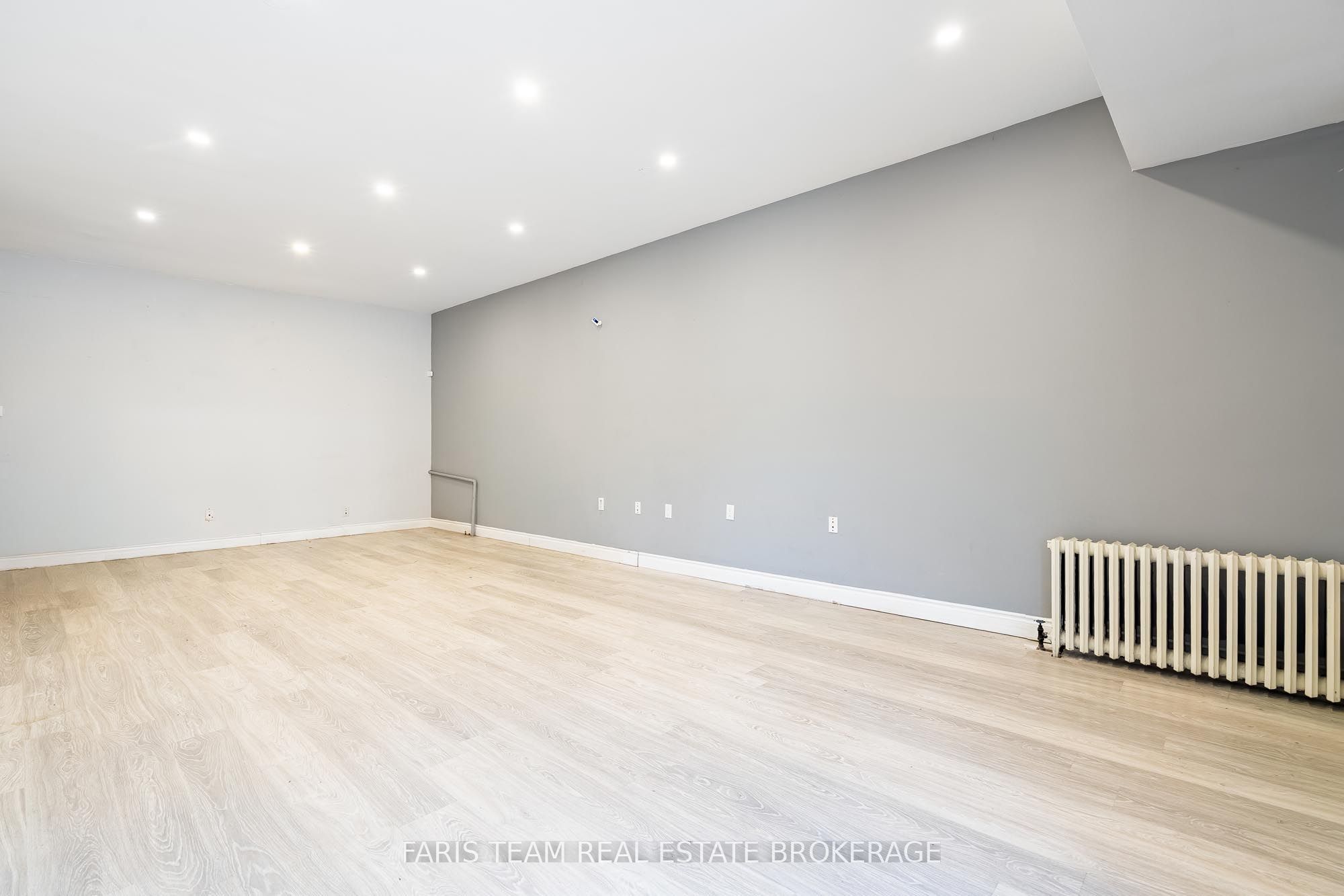 267 Lakeshore Road E Property Photo 5