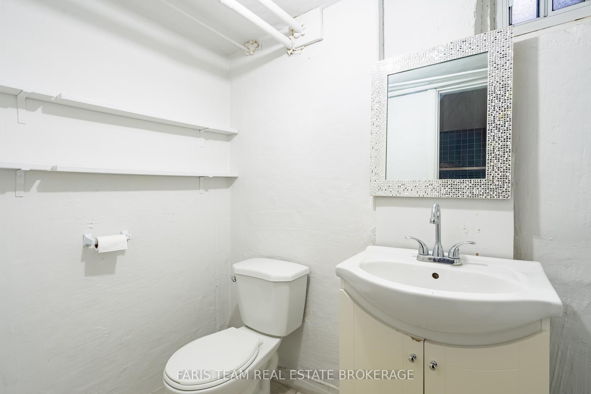 267 Lakeshore Road E Property Photo 9
