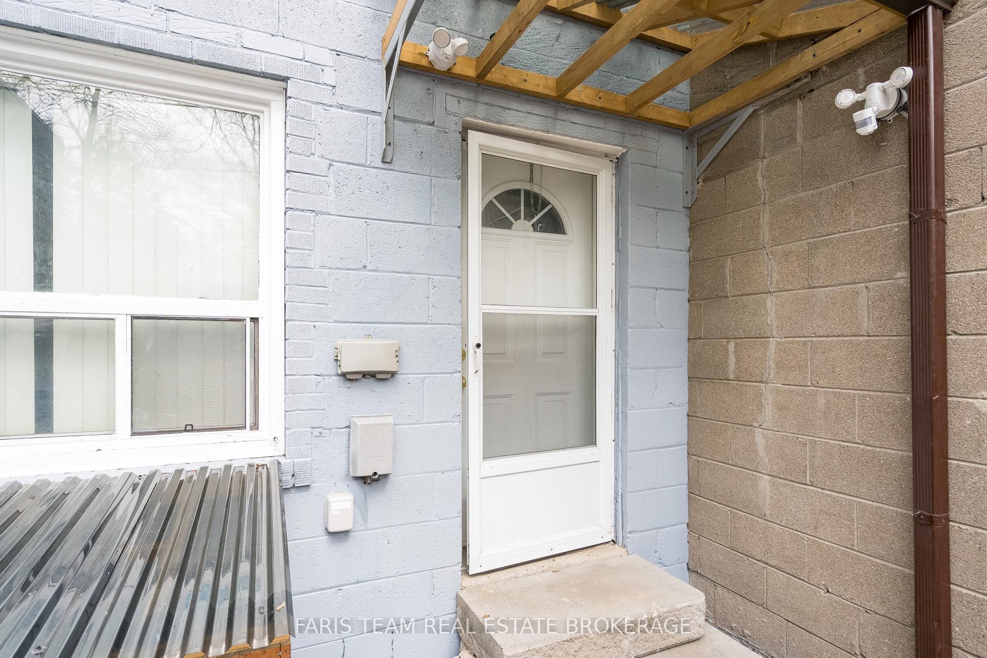 267 Lakeshore Road E Property Photo 11