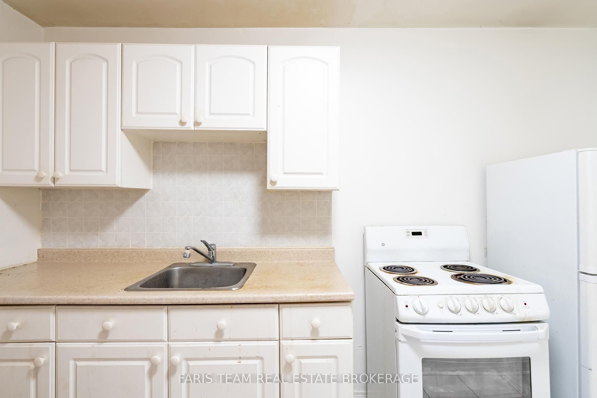 267 Lakeshore Road E Property Photo 14