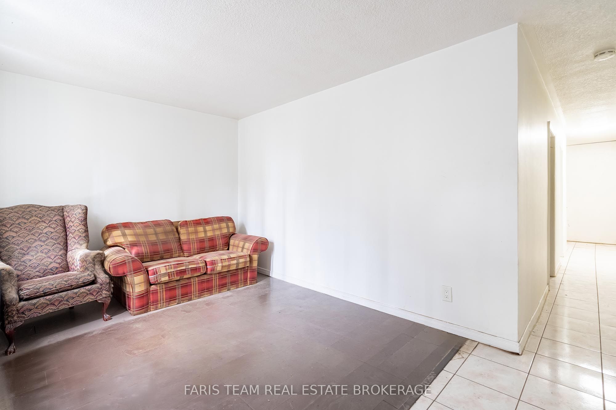 267 Lakeshore Road E Property Photo 16