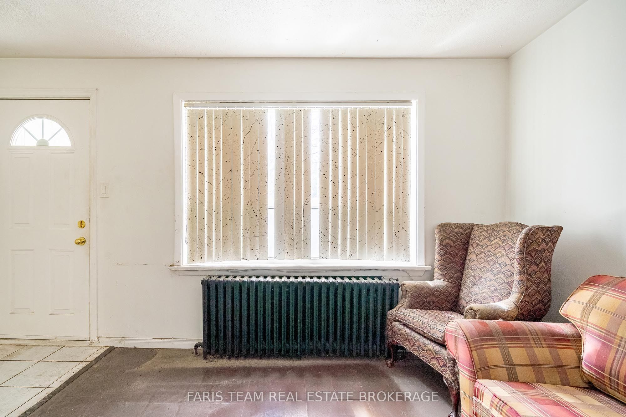 267 Lakeshore Road E Property Photo 17