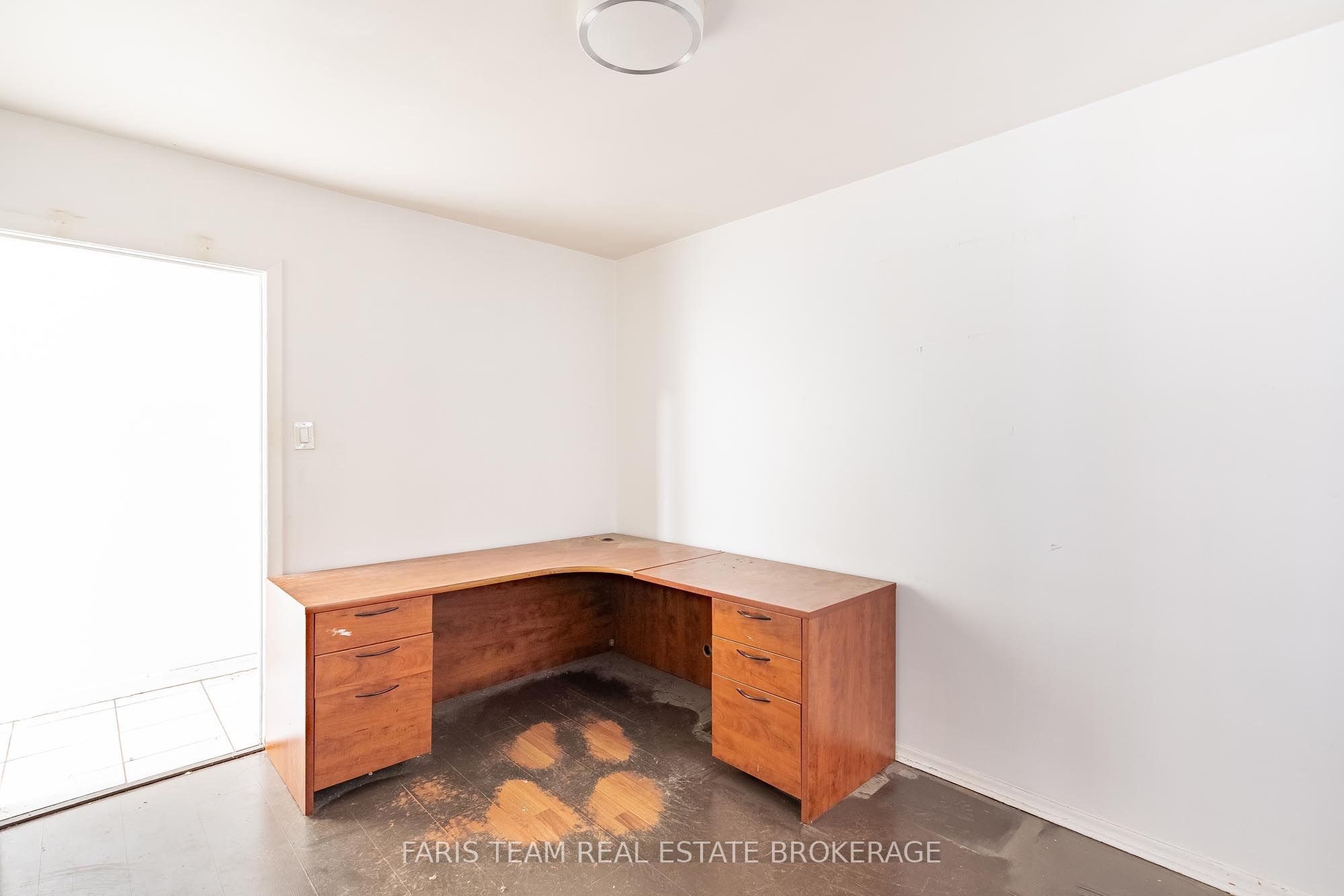 267 Lakeshore Road E Property Photo 19