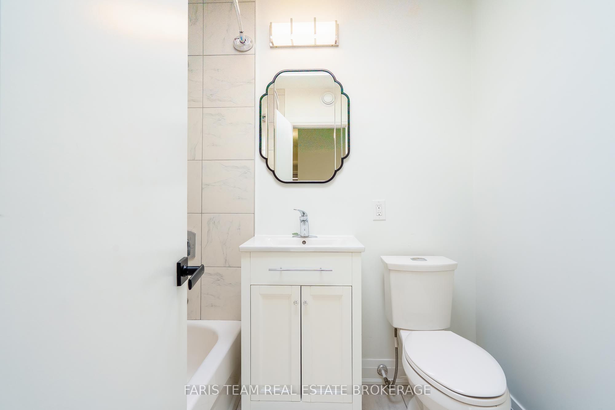 267 Lakeshore Road E Property Photo 31