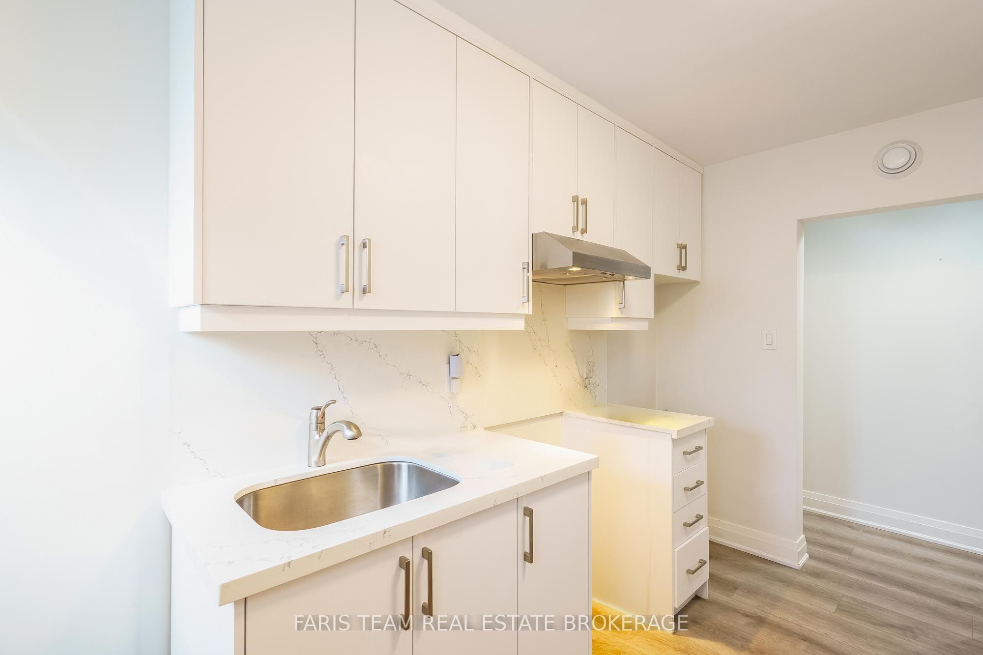 267 Lakeshore Road E Property Photo 35
