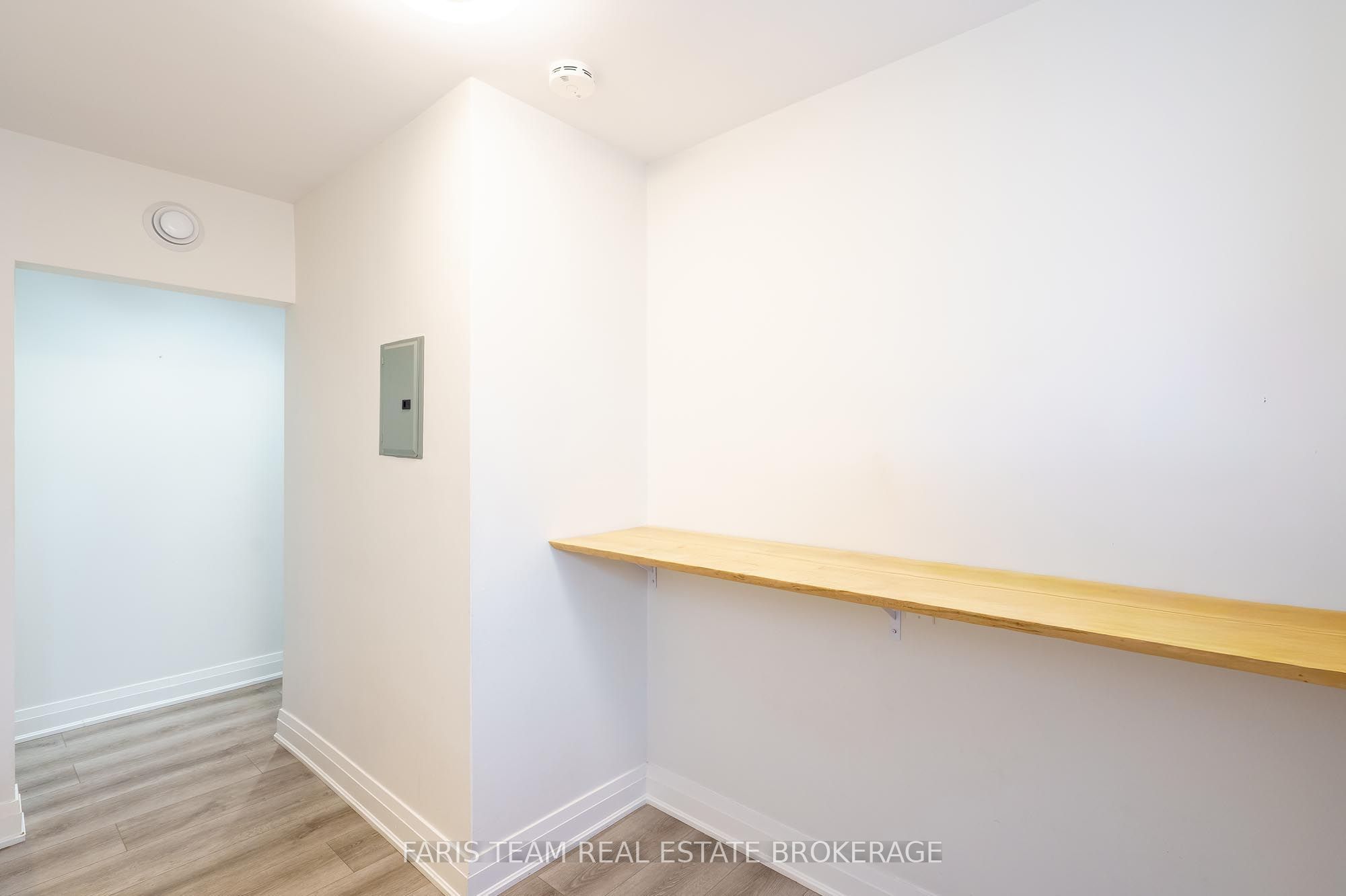267 Lakeshore Road E Property Photo 36