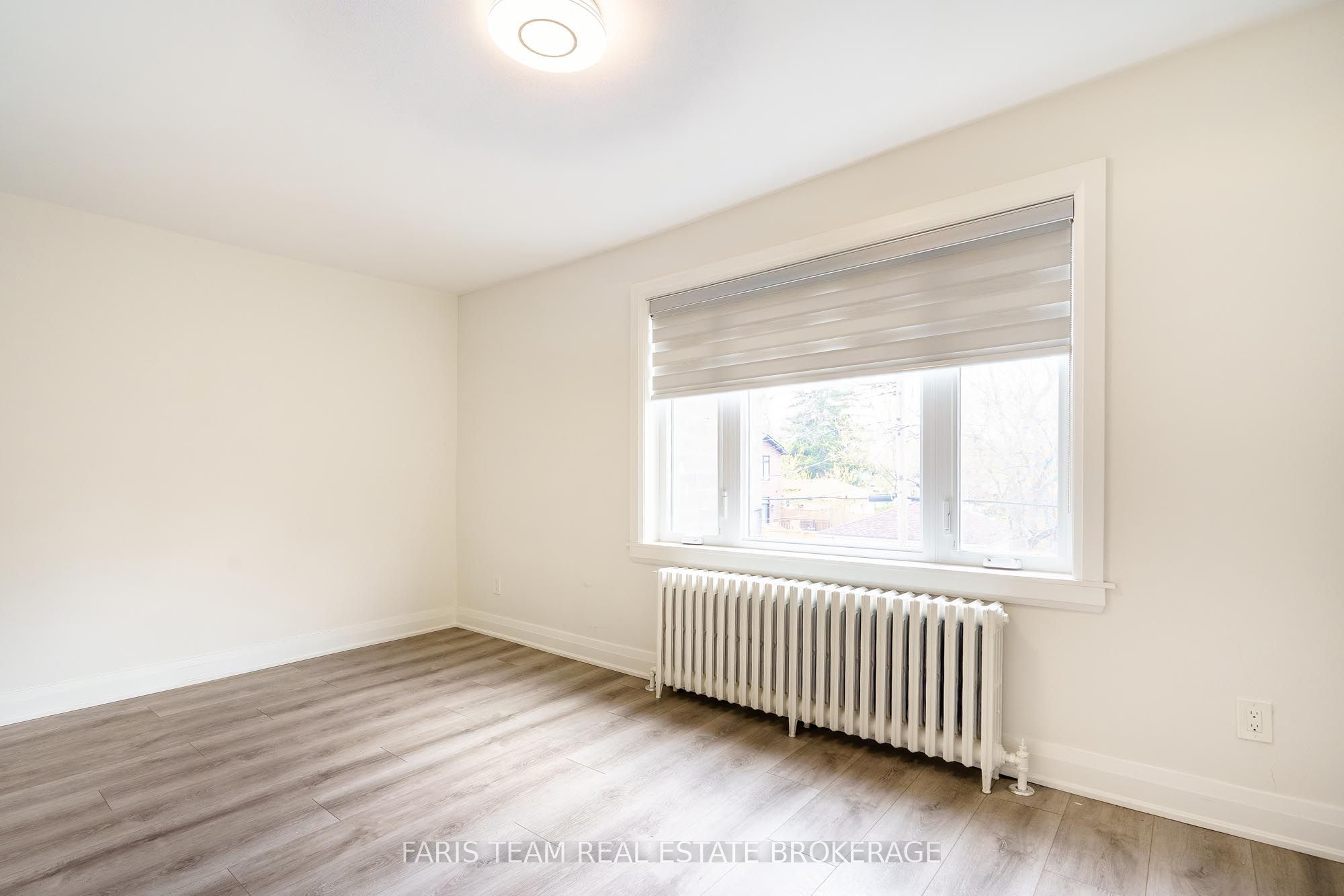 267 Lakeshore Road E Property Photo 38