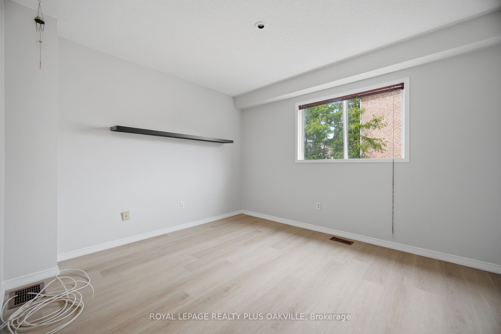1050 Bristol Road W 108 Property Photo 33