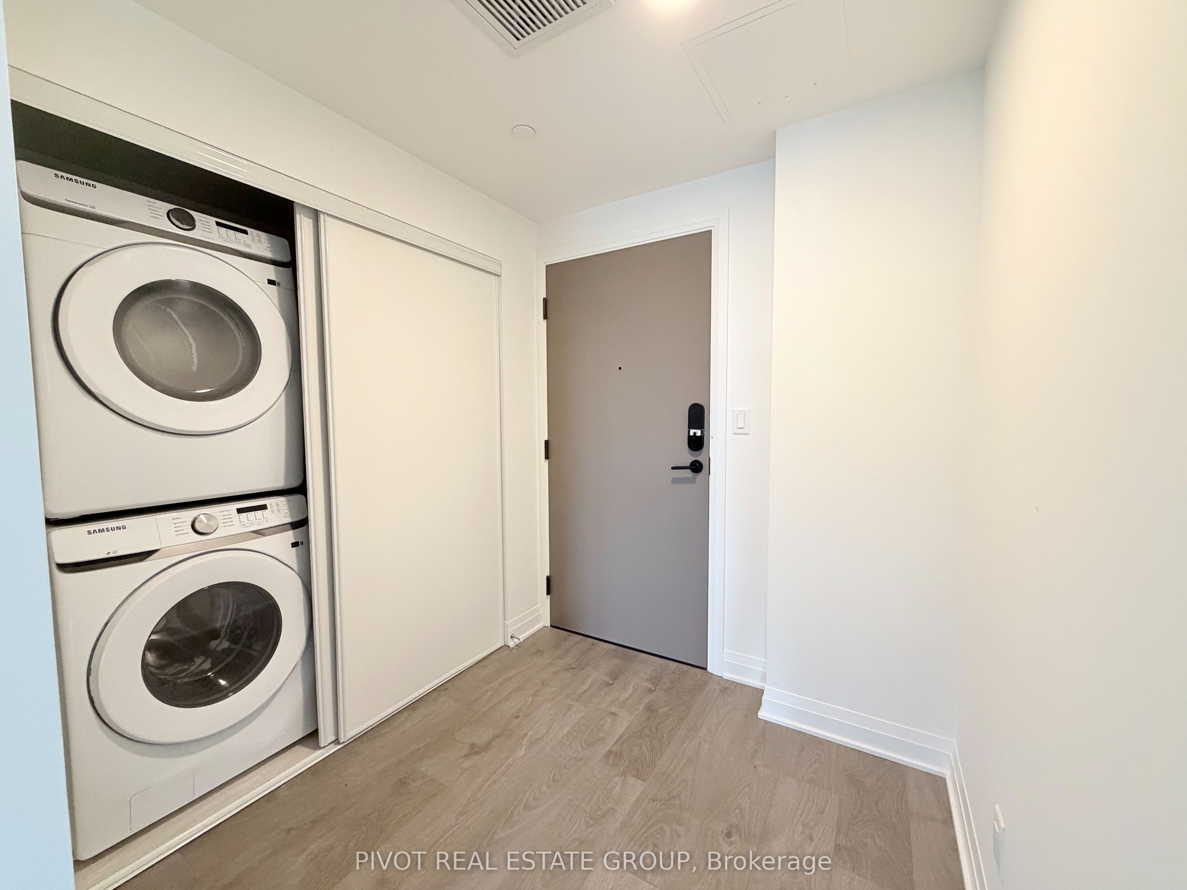 4015 The Exchange 1407 Property Photo 2