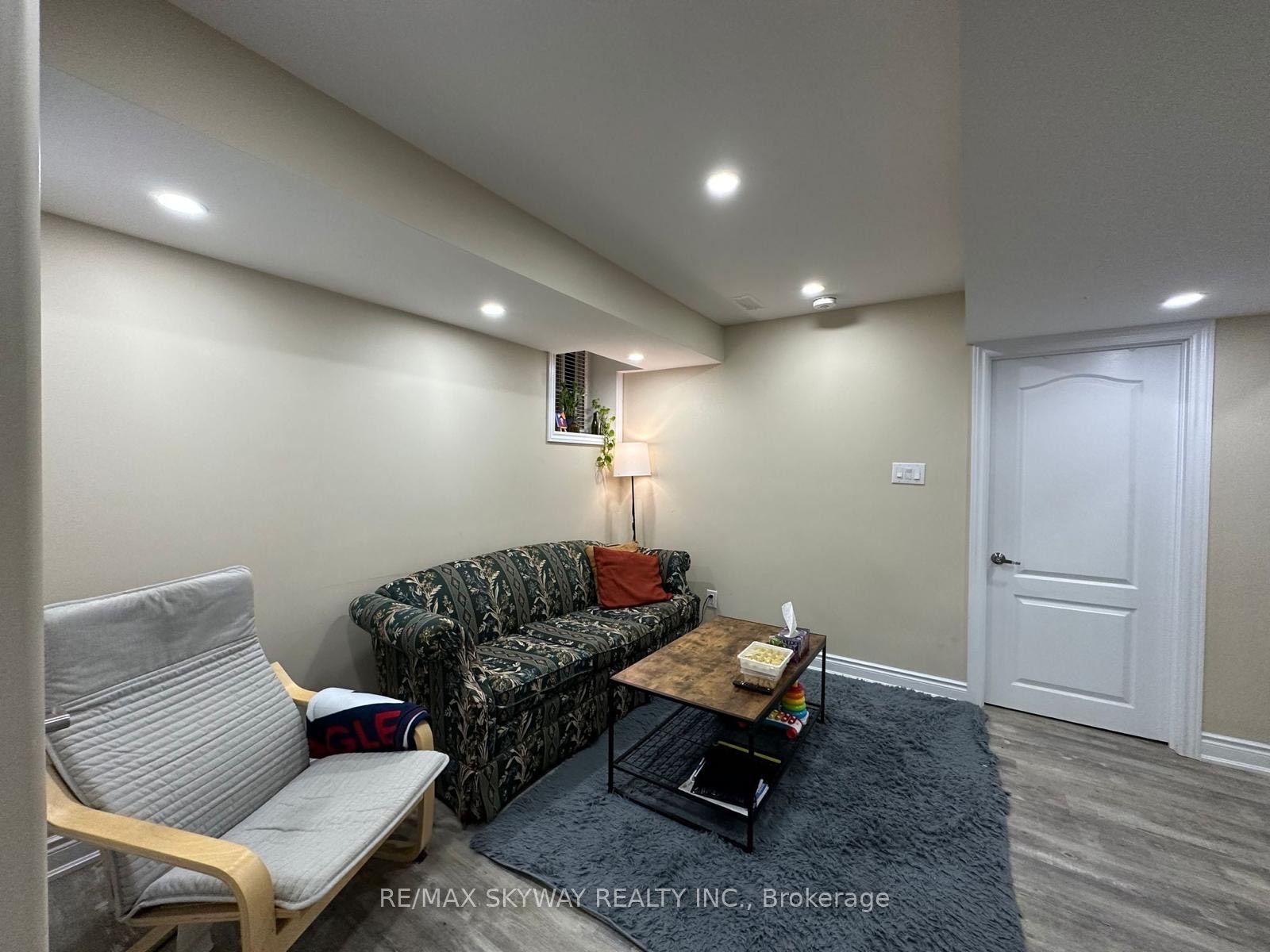 71 Vezna Crescent Basement Property Photo 1