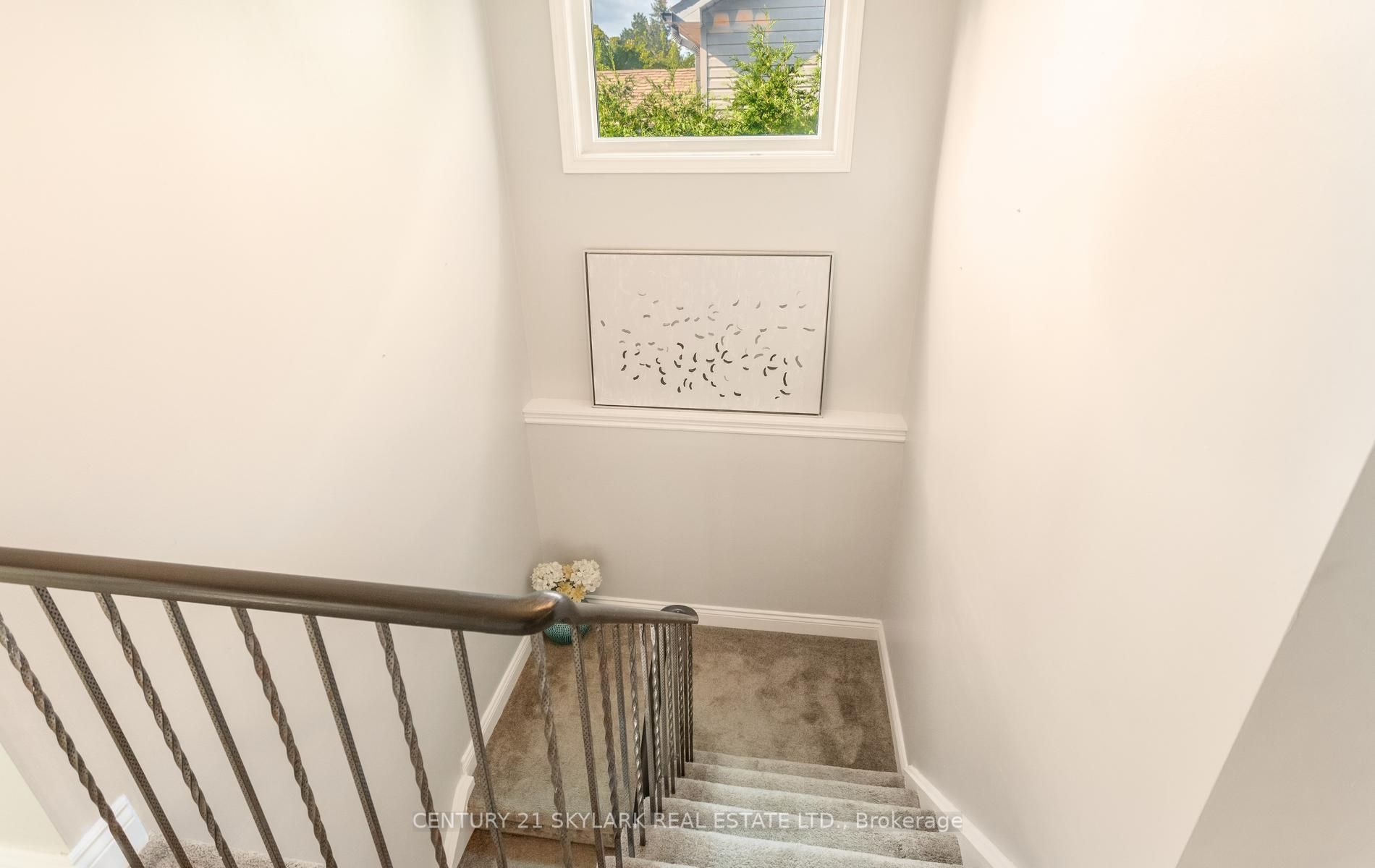 574 Sunnyvale Crescent Property Photo 15