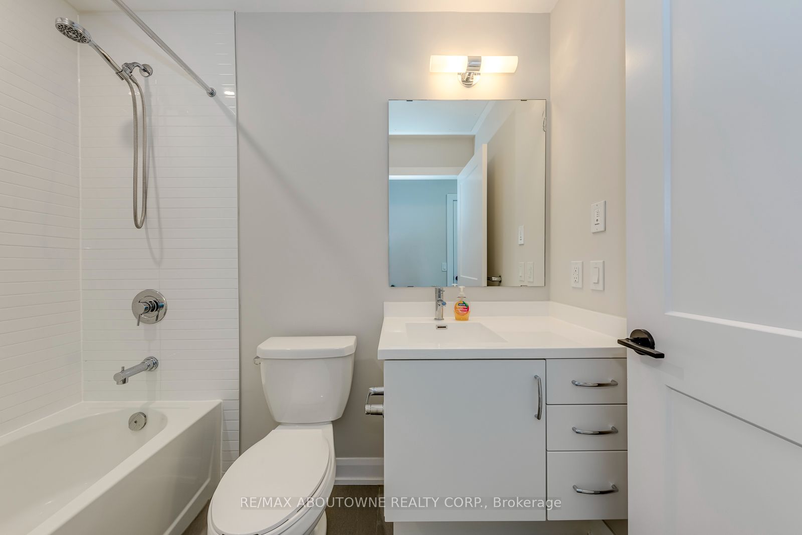 3220 William Coltson Avenue 314 Property Photo 27
