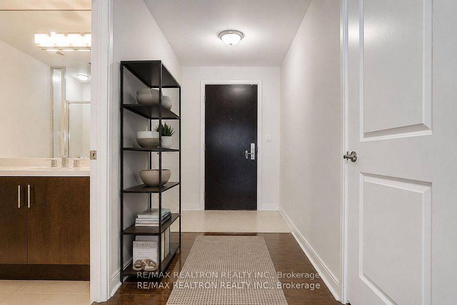 60 Absolute Avenue 706 Property Photo 4