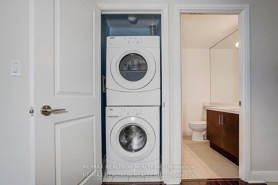 60 Absolute Avenue 706 Property Photo 17