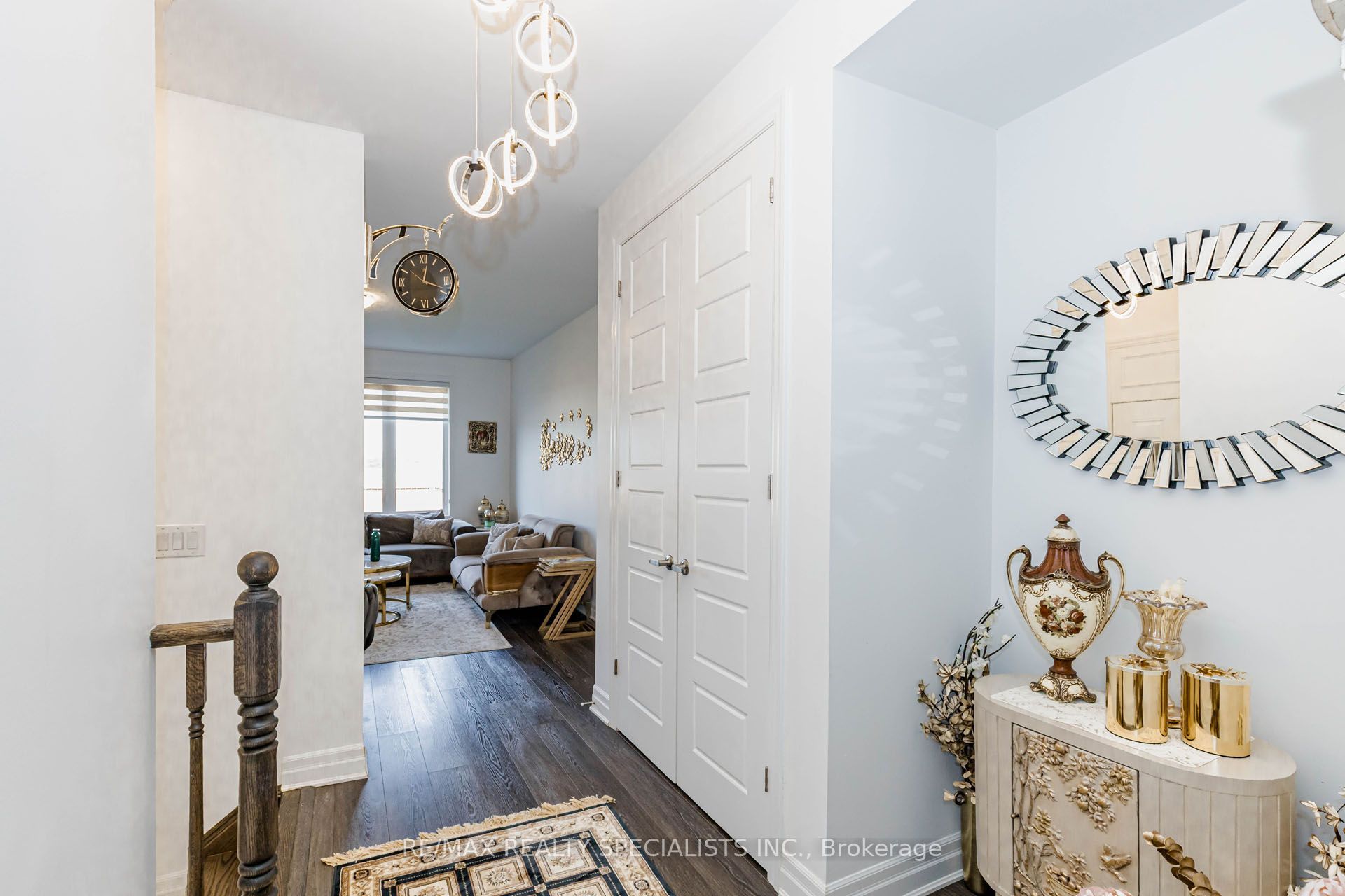 455 Gordon Krantz Avenue Property Photo 6