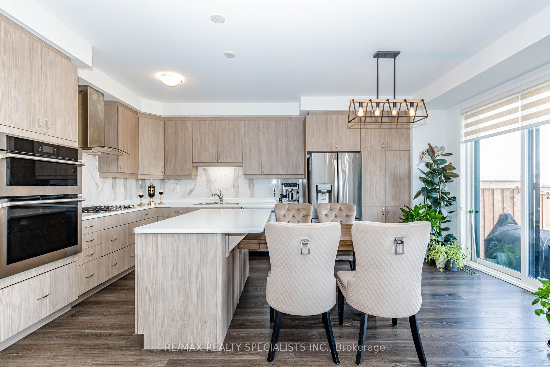 455 Gordon Krantz Avenue Property Photo 10