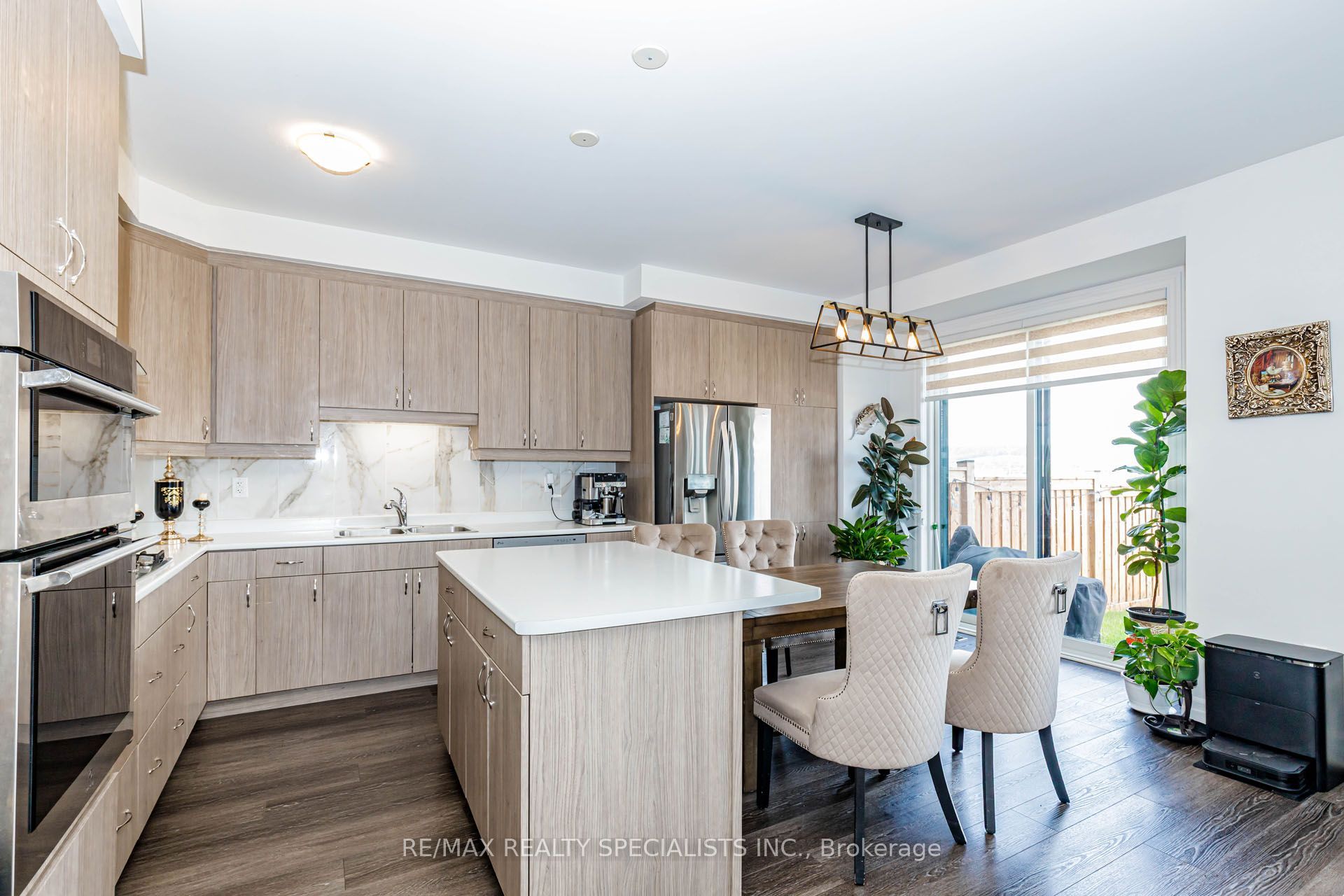 455 Gordon Krantz Avenue Property Photo 11