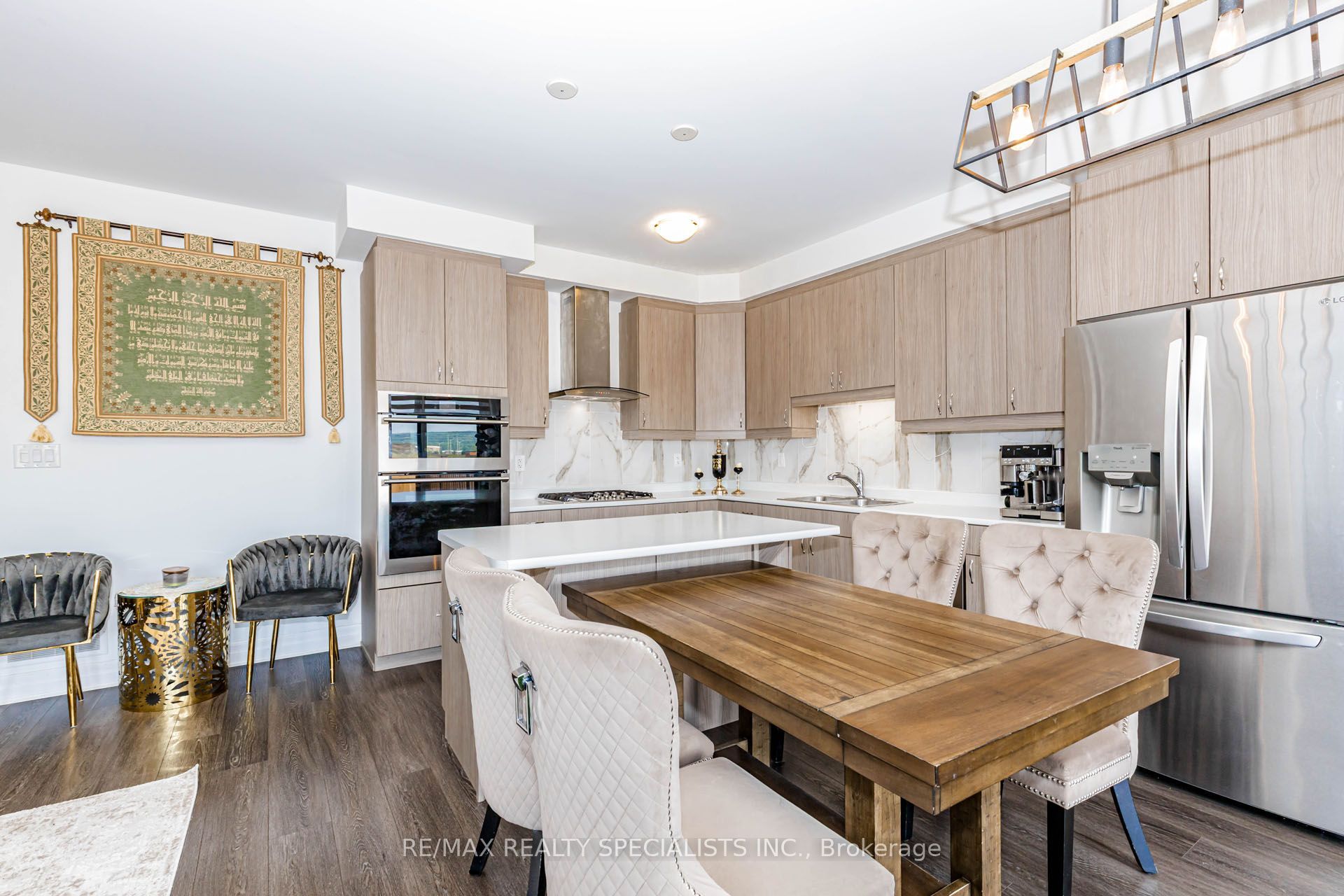 455 Gordon Krantz Avenue Property Photo 12