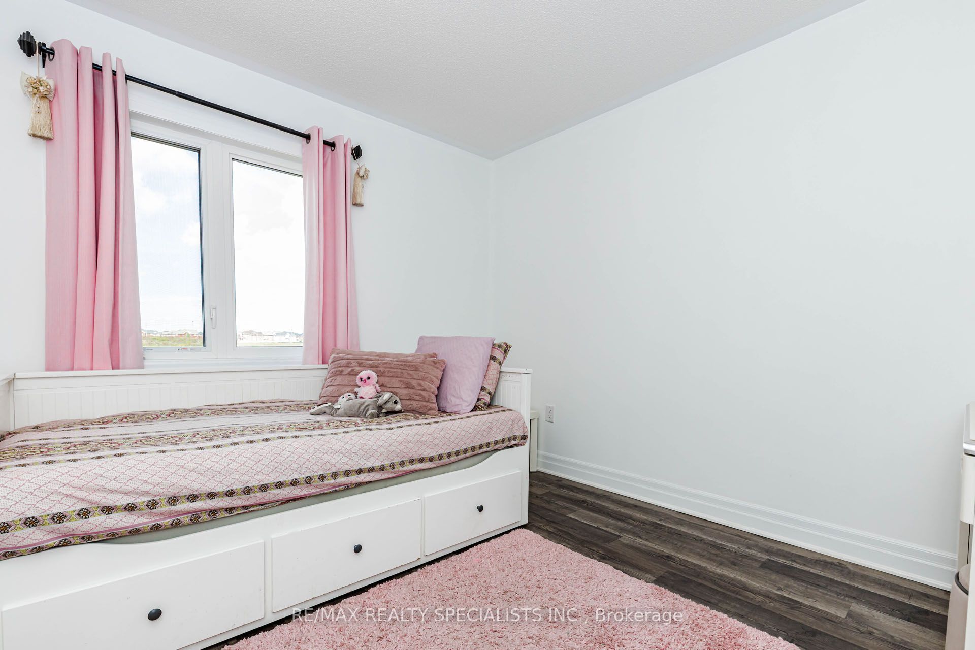 455 Gordon Krantz Avenue Property Photo 33