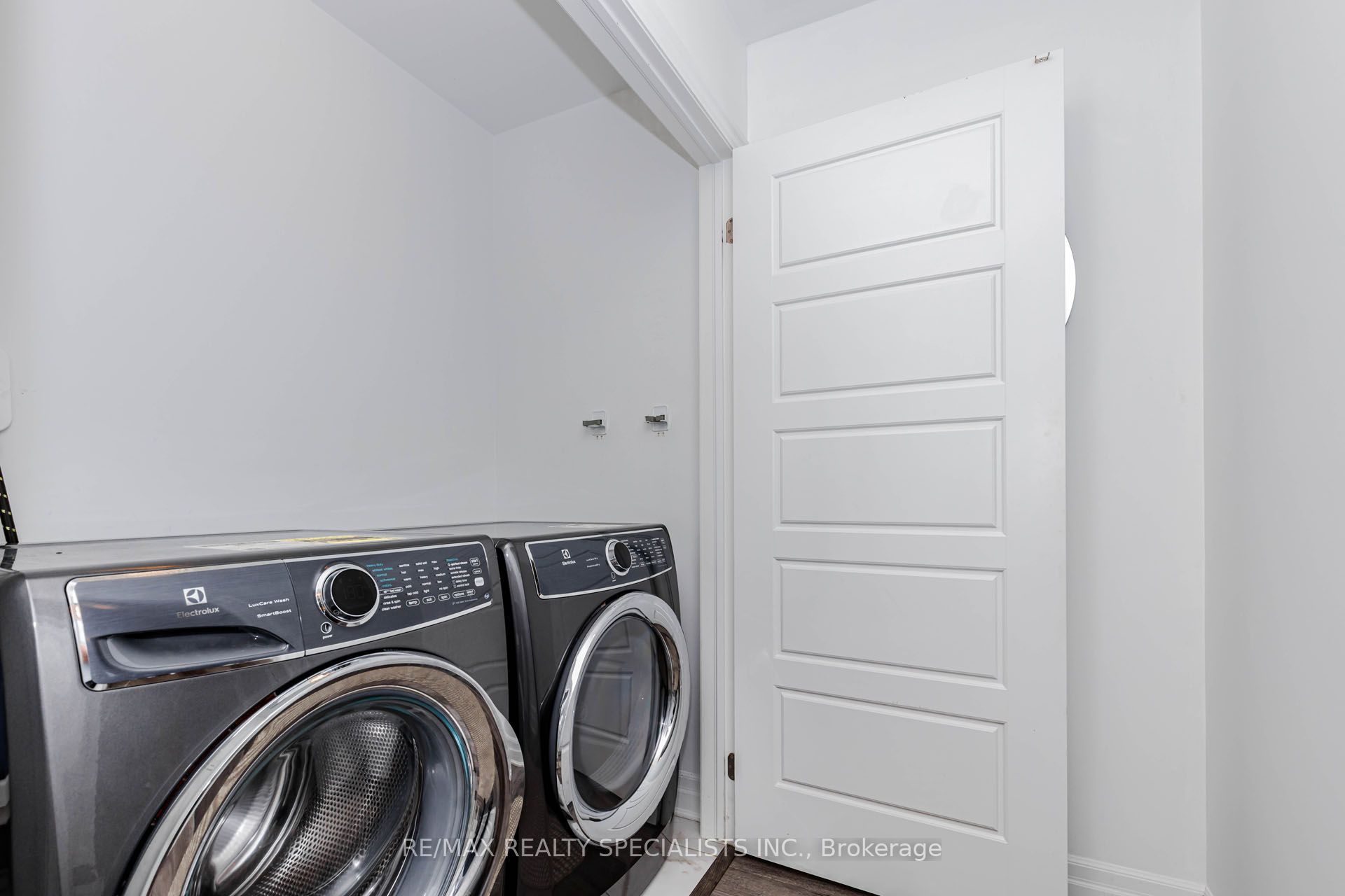 455 Gordon Krantz Avenue Property Photo 35