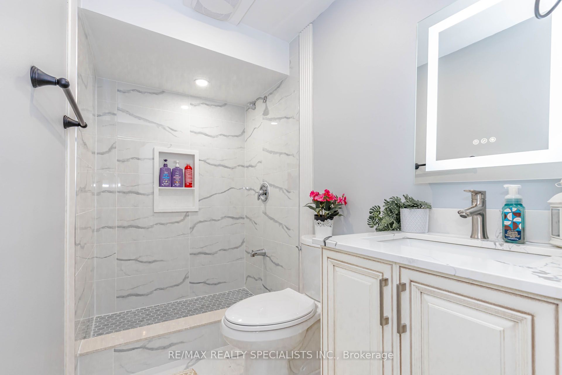 455 Gordon Krantz Avenue Property Photo 44