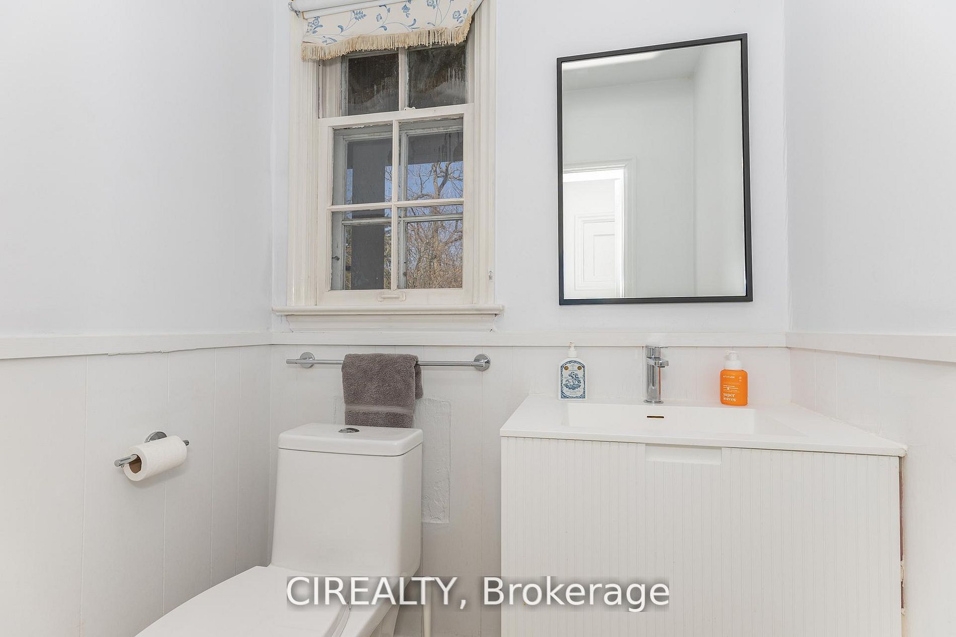 25 Howard Avenue Property Photo 17