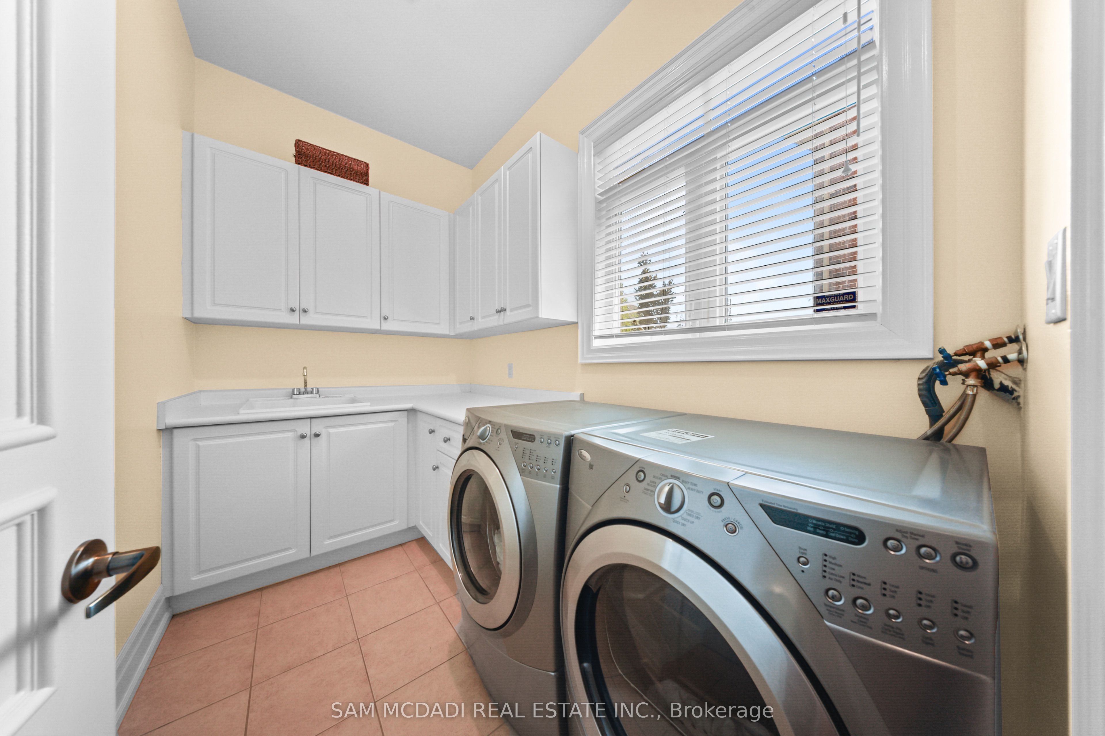 950 Fredonia Drive Property Photo 21